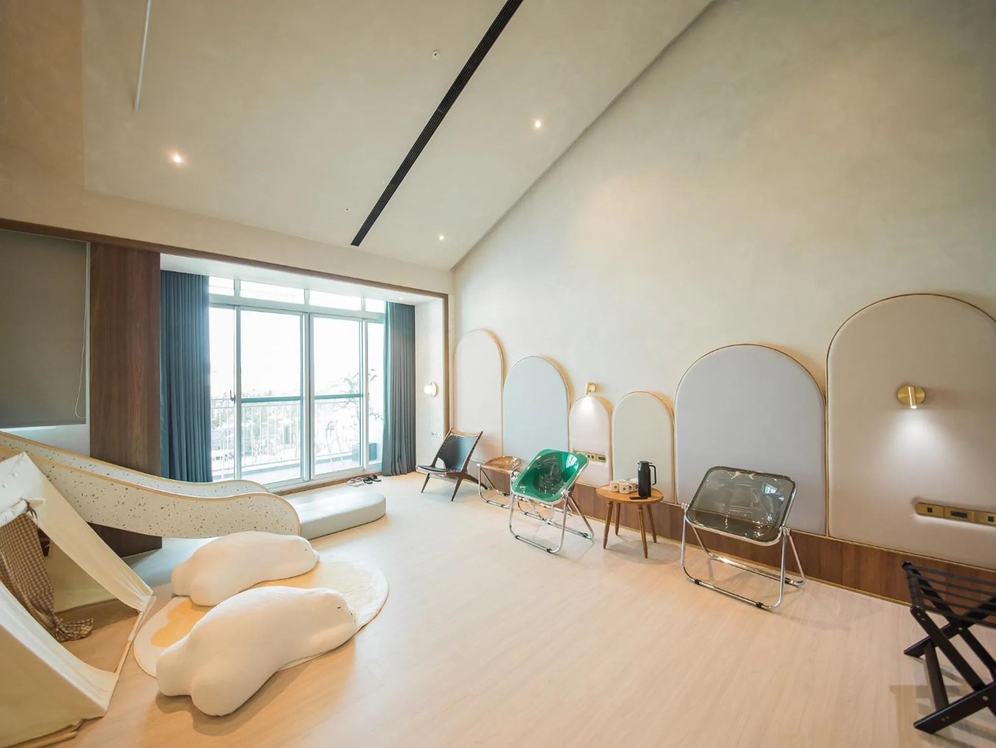 Photo of the whole room in PAPO'A Harbor Hotel