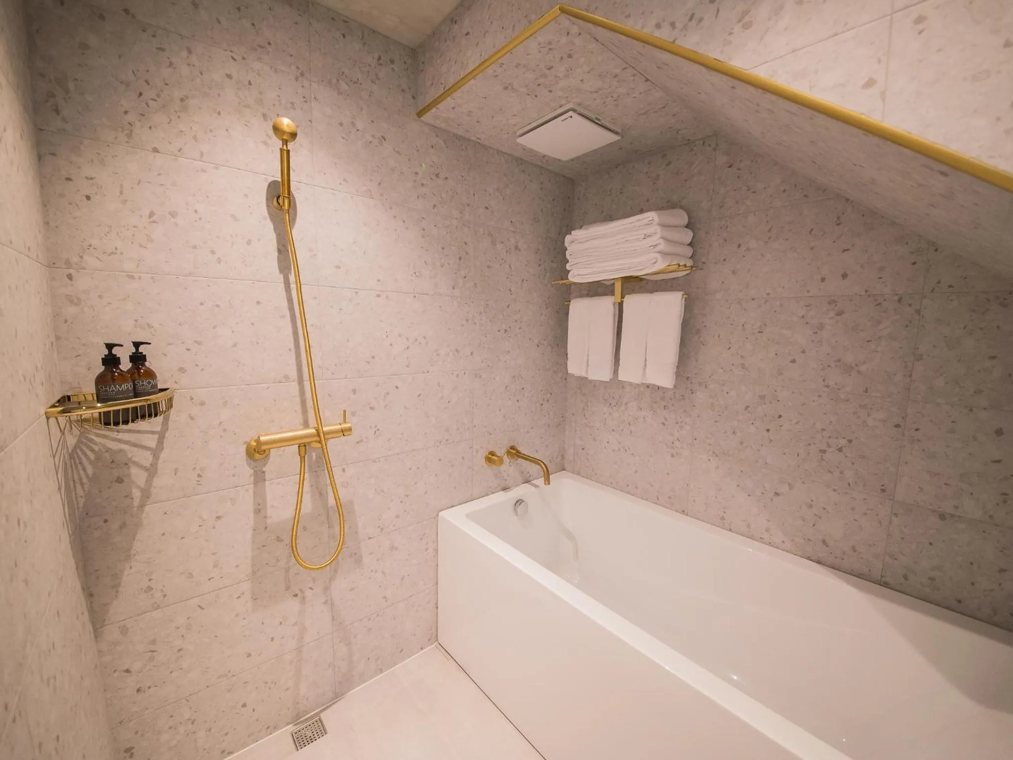 Bathroom in PAPO'A Harbor Hotel