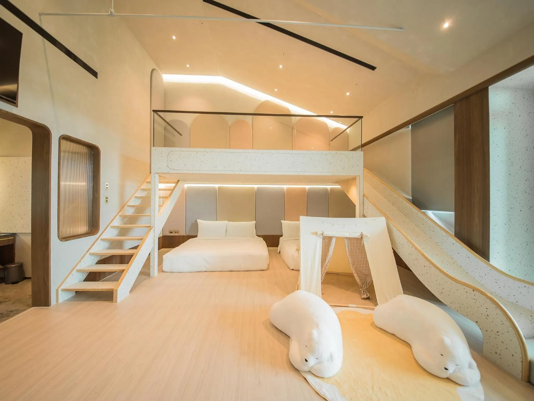 Photo of the whole room, Bed in PAPO'A Harbor Hotel