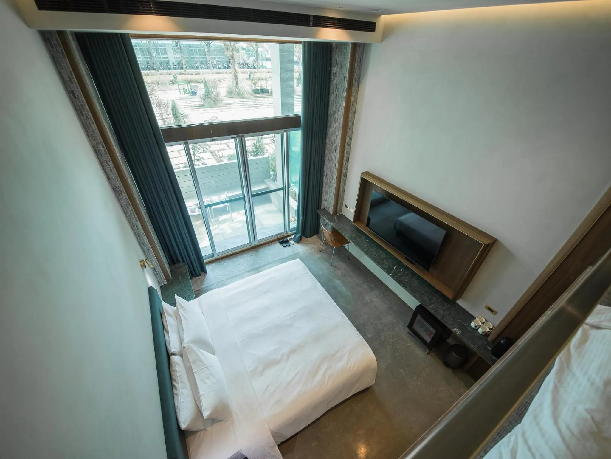 Photo of the whole room, Bed in PAPO'A Harbor Hotel