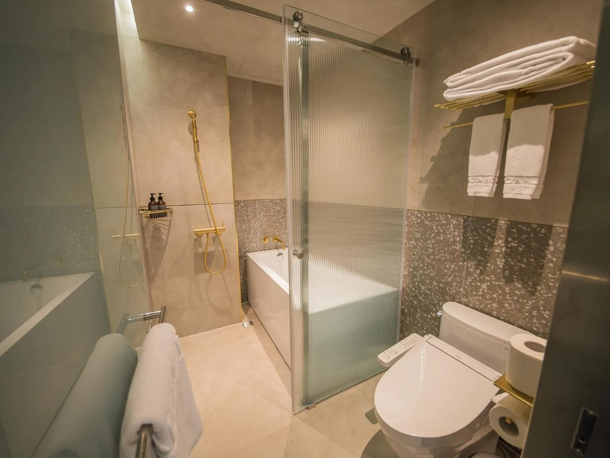 Bathroom in PAPO'A Harbor Hotel