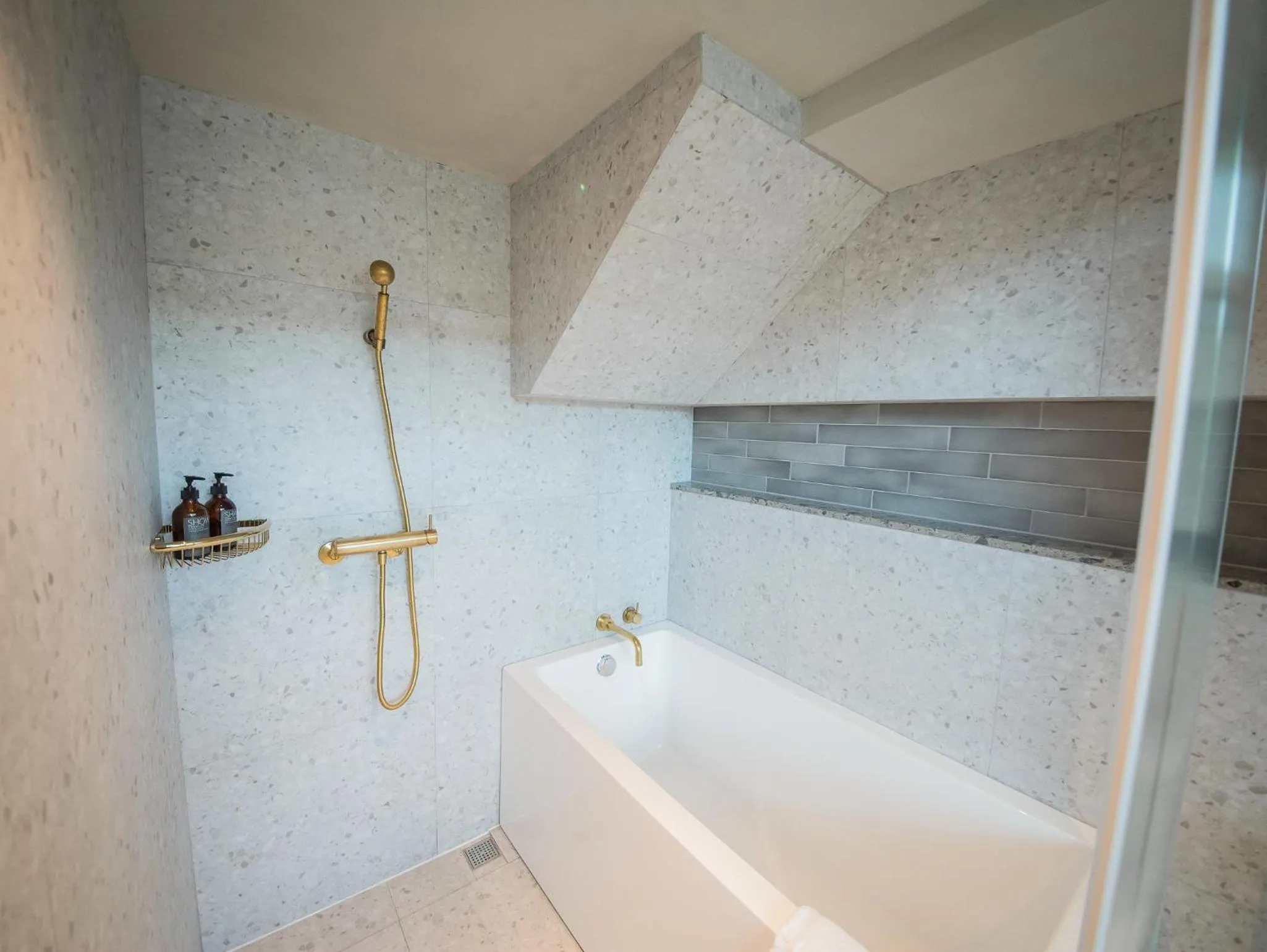 Bathroom in PAPO'A Harbor Hotel