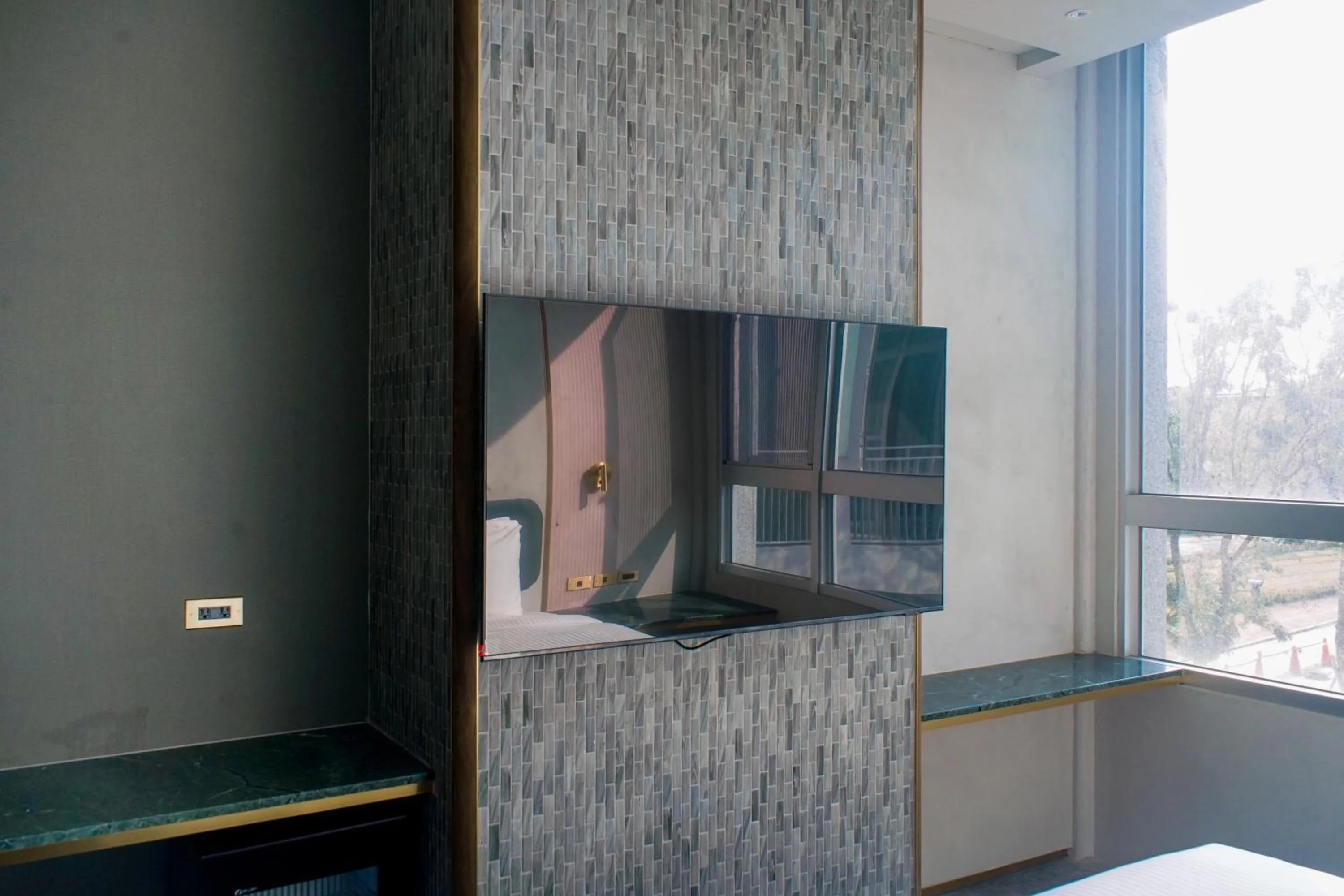 TV and multimedia in PAPO'A Harbor Hotel