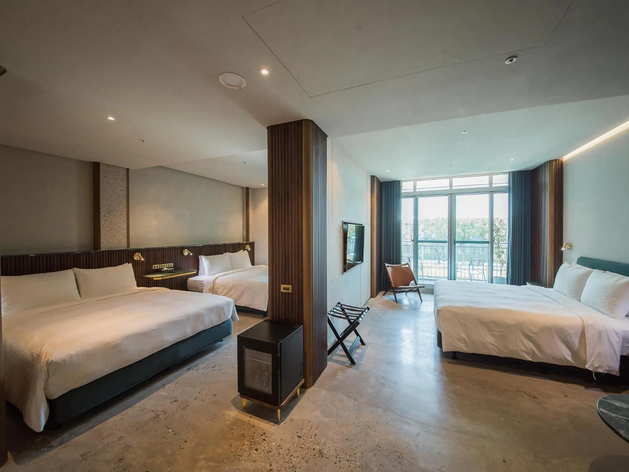 Photo of the whole room, Bed in PAPO'A Harbor Hotel