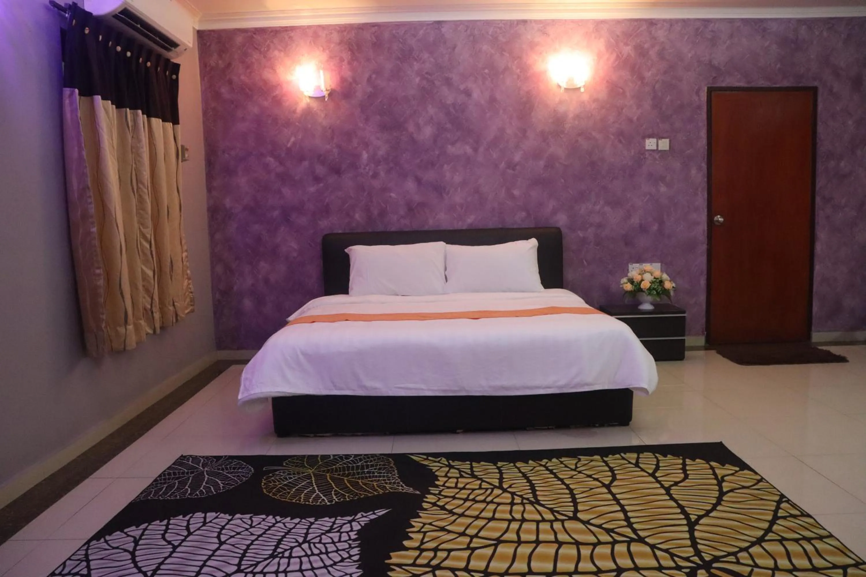 Photo of the whole room, Bed in Bunga Raya Resort Parit Buntar