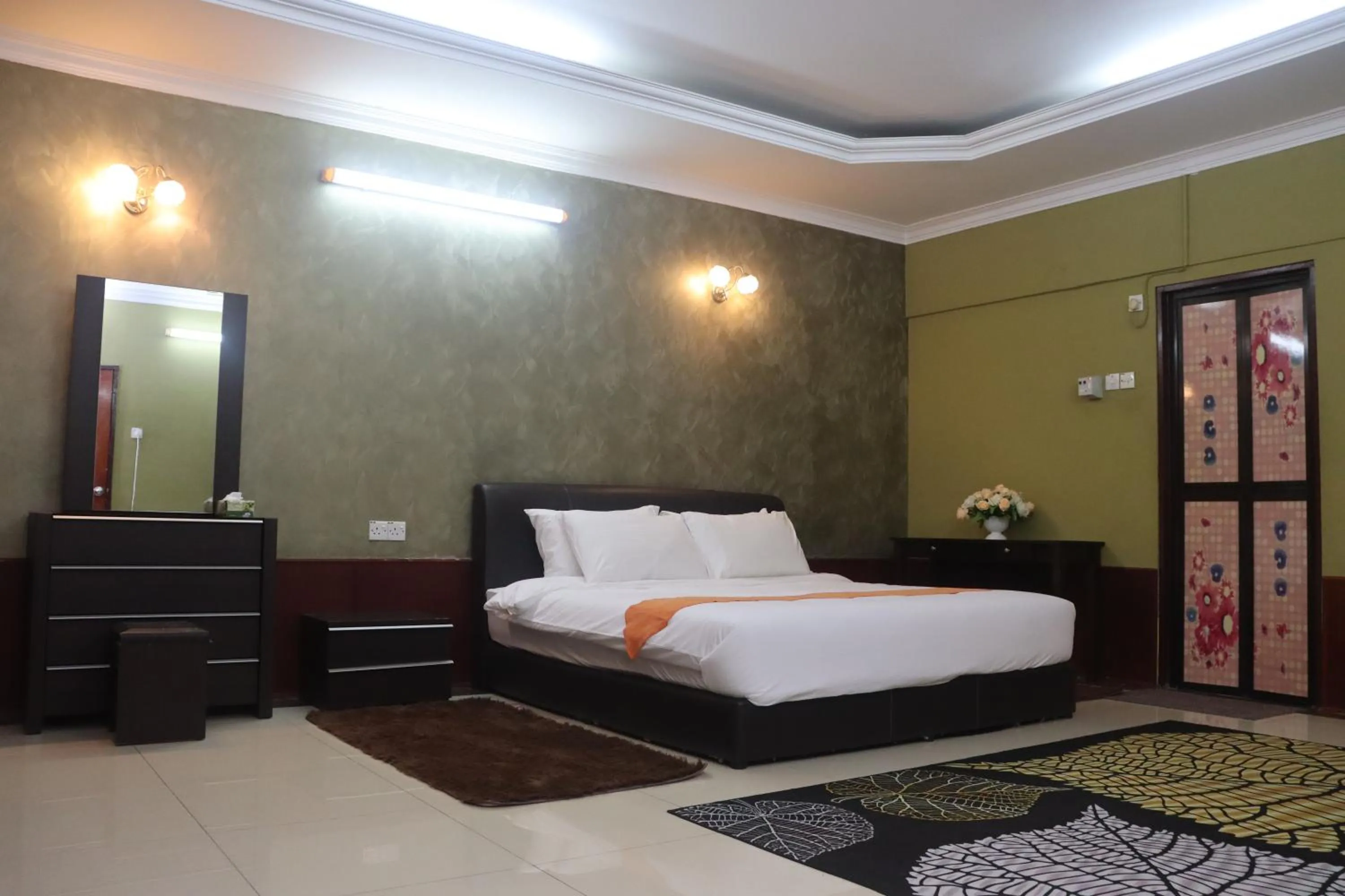 Photo of the whole room, Bed in Bunga Raya Resort Parit Buntar