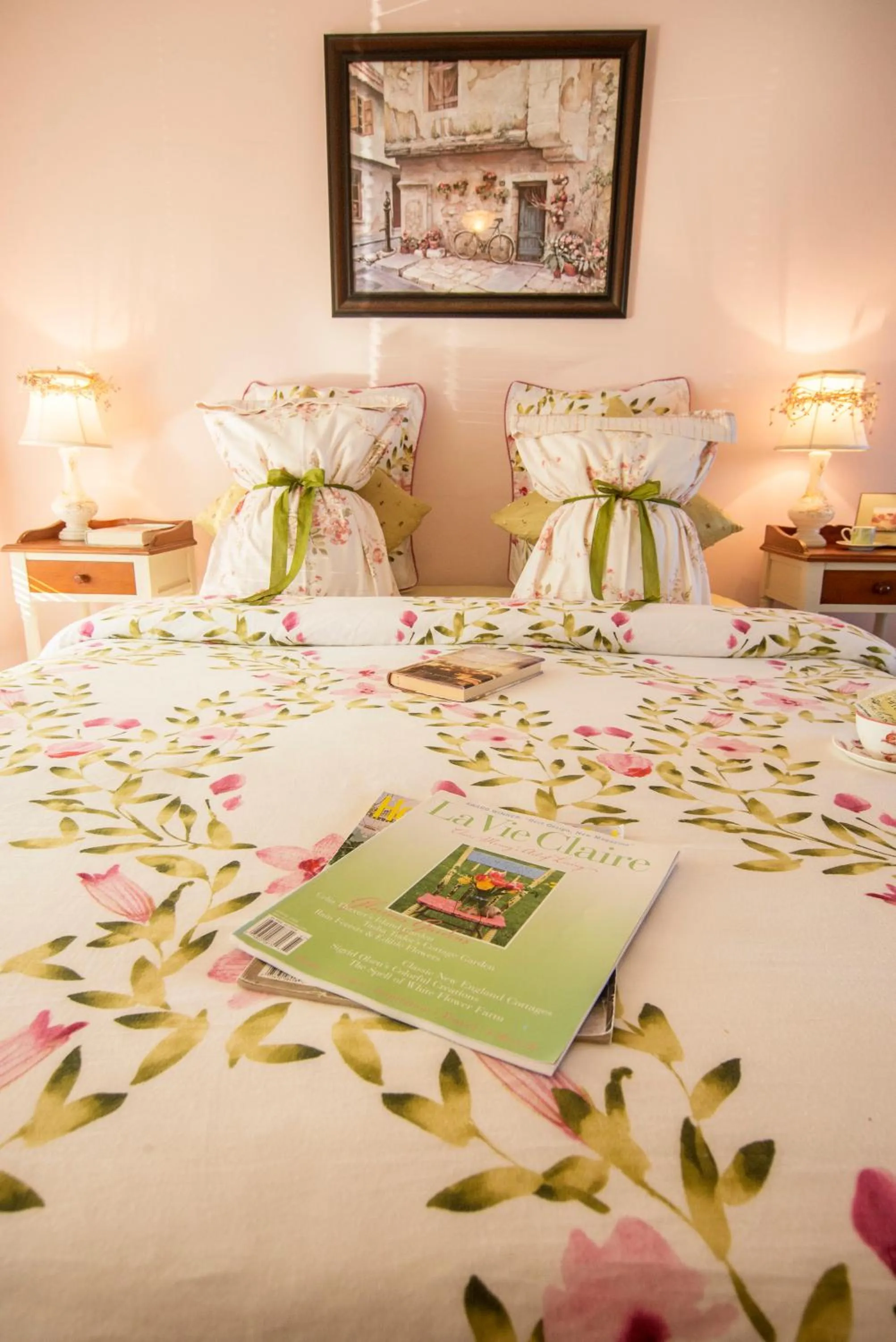 Photo of the whole room, Bed in Savannah House Wine Country Inn & Cottages