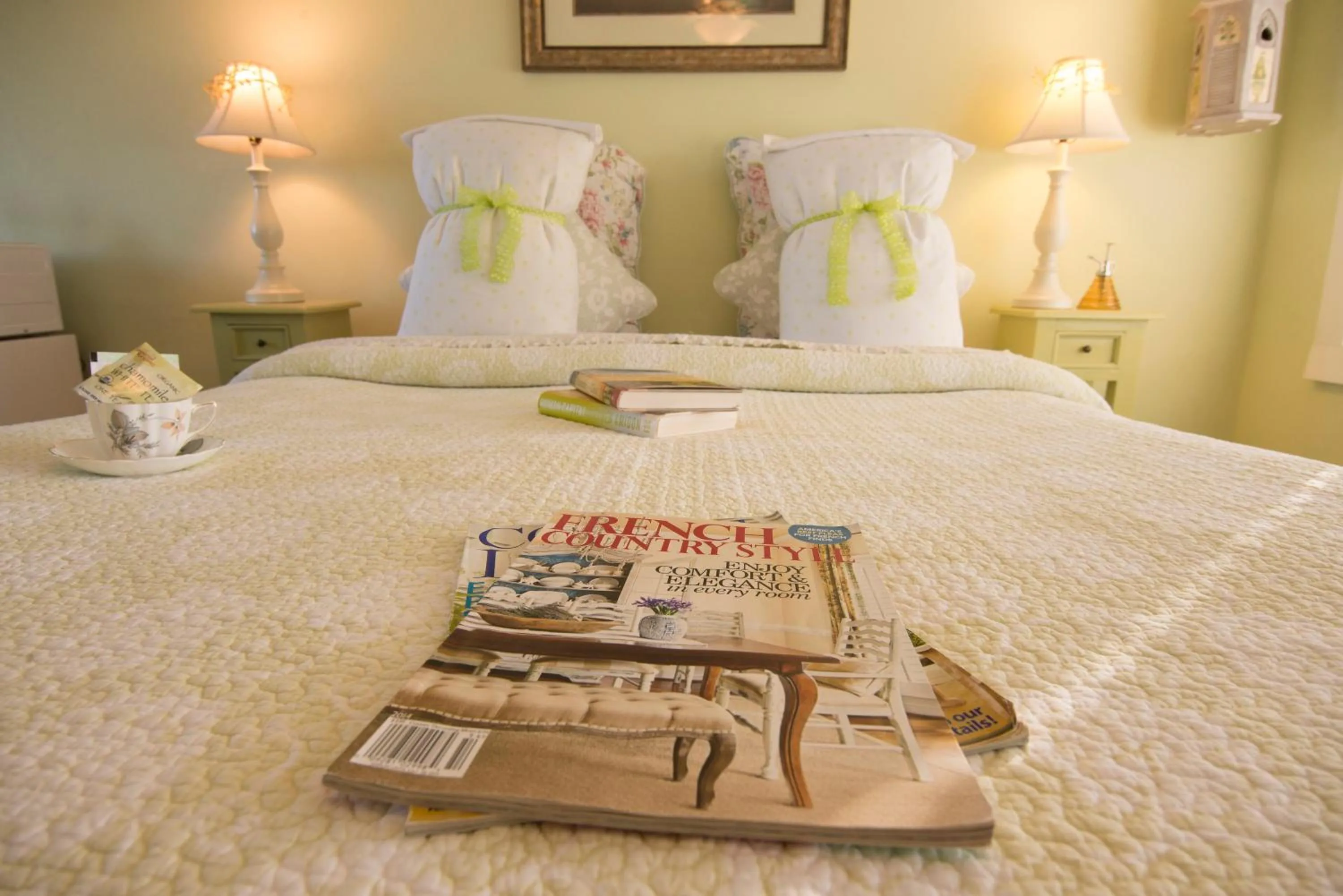 Decorative detail, Bed in Savannah House Wine Country Inn & Cottages