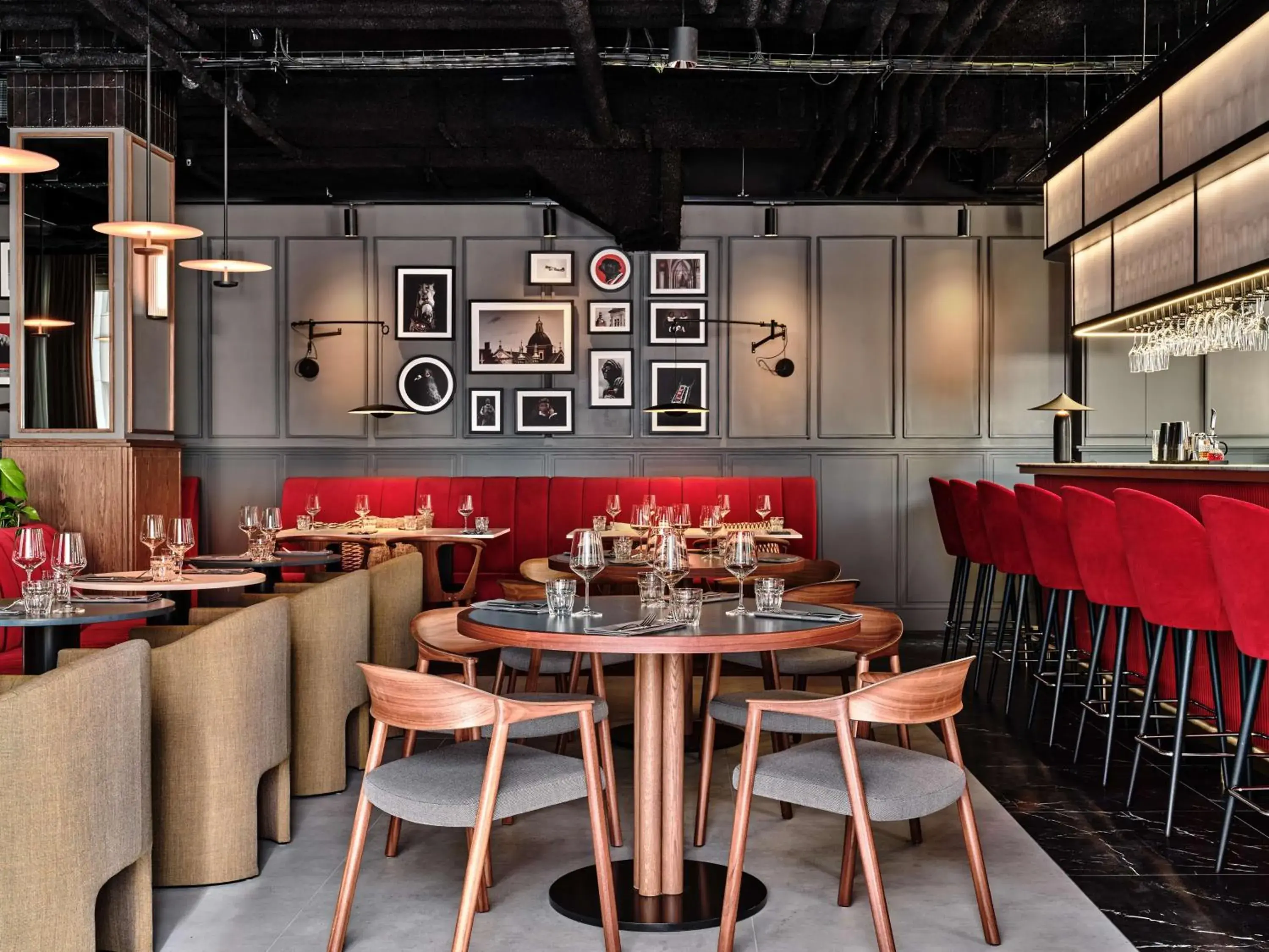 Restaurant/places to eat in Radisson RED Hotel & Radisson RED Apartments, Kraków Restaurant/places to eat in Radisson RED Hotel & Radisson RED Apartments, Kraków