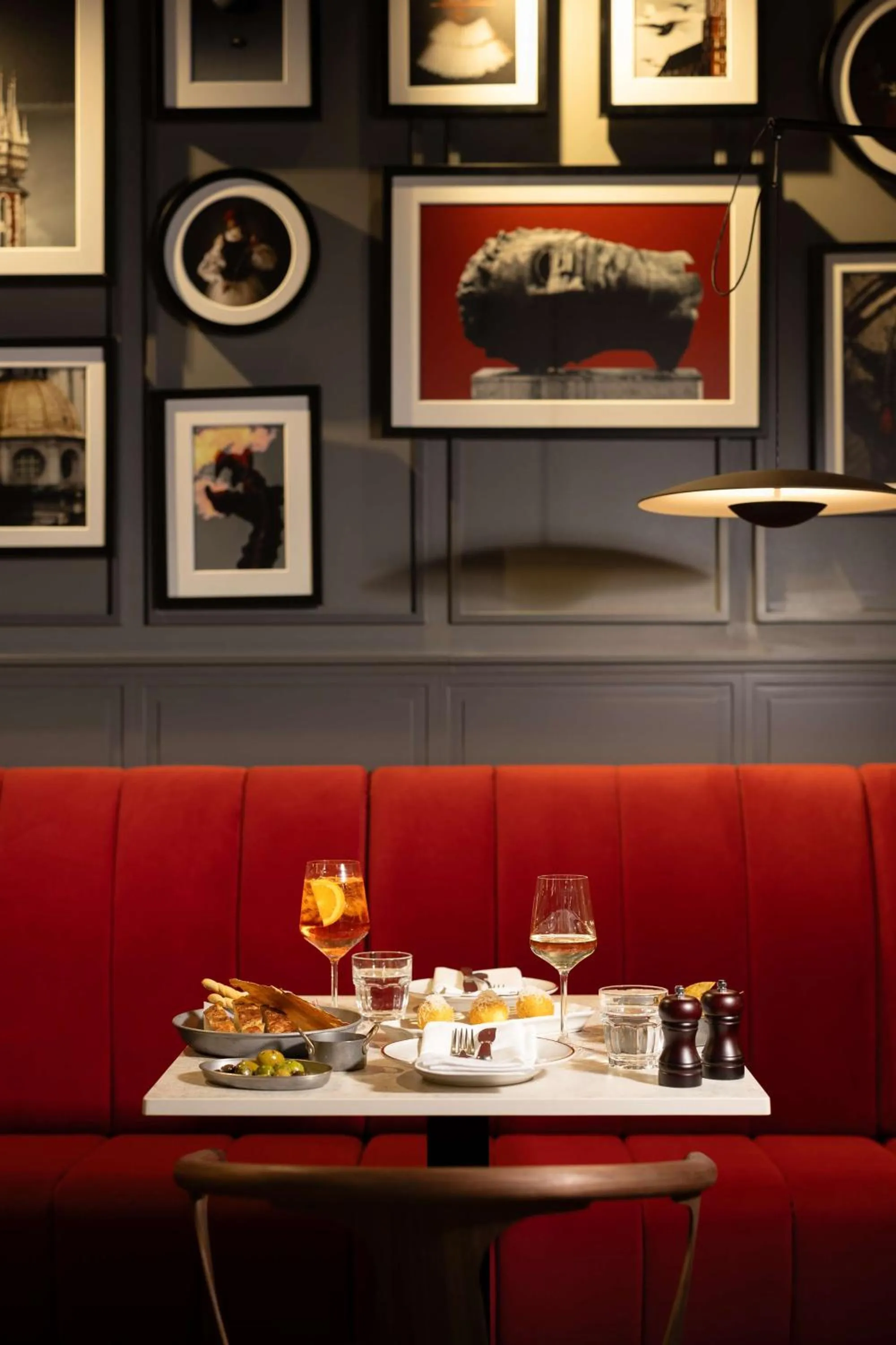 Restaurant/places to eat in Radisson RED Hotel & Radisson RED Apartments, Kraków