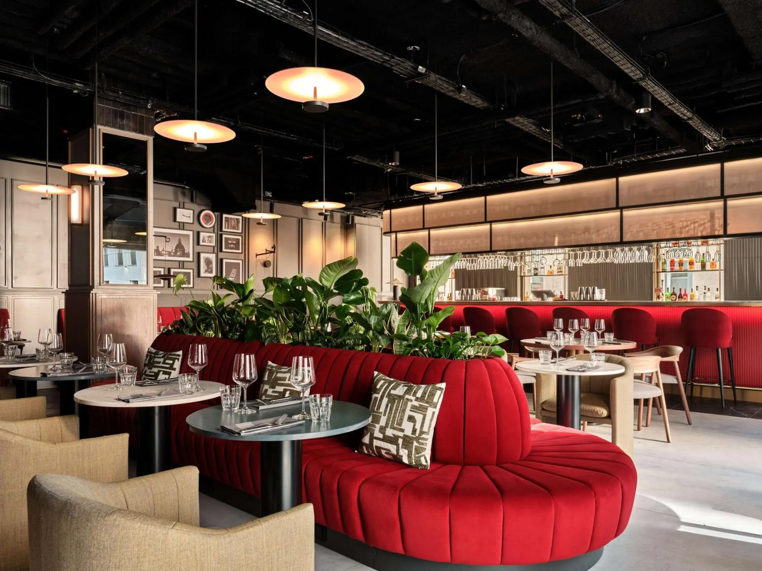 Restaurant/places to eat in Radisson RED Hotel & Radisson RED Apartments, Kraków Restaurant/places to eat in Radisson RED Hotel & Radisson RED Apartments, Kraków