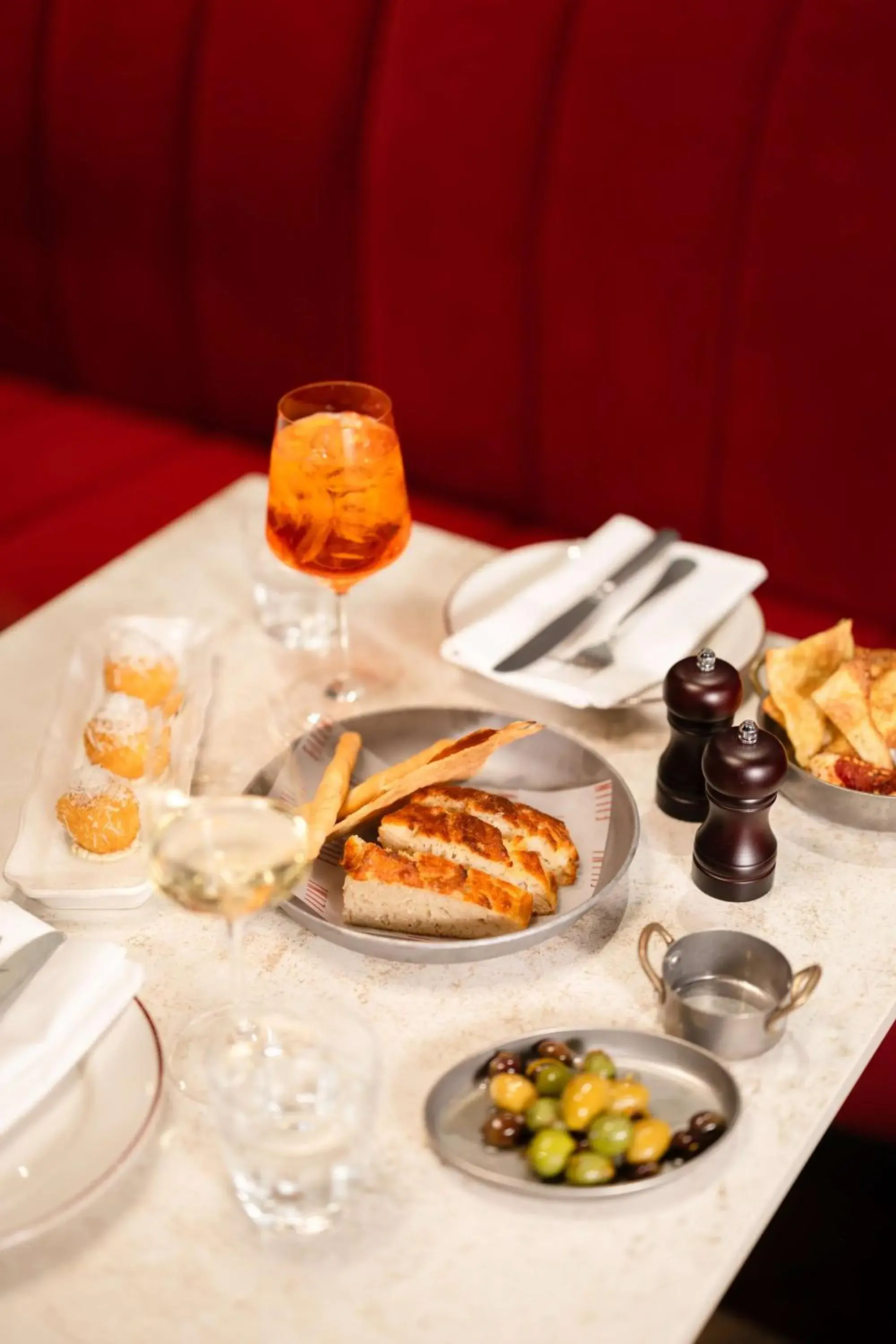 Restaurant/places to eat in Radisson RED Hotel & Radisson RED Apartments, Kraków Restaurant/places to eat in Radisson RED Hotel & Radisson RED Apartments, Kraków