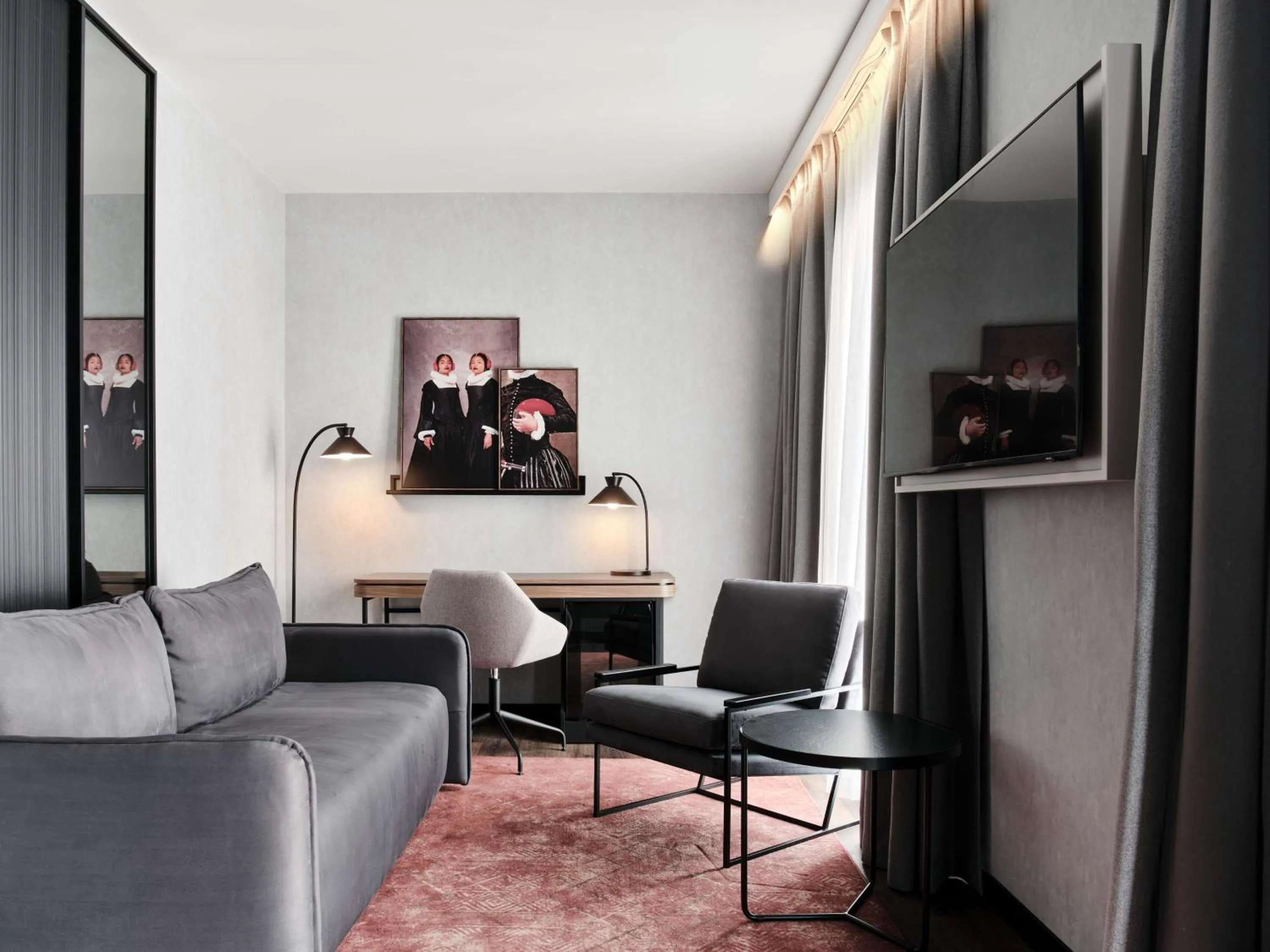 Photo of the whole room in Radisson RED Hotel & Radisson RED Apartments, Kraków