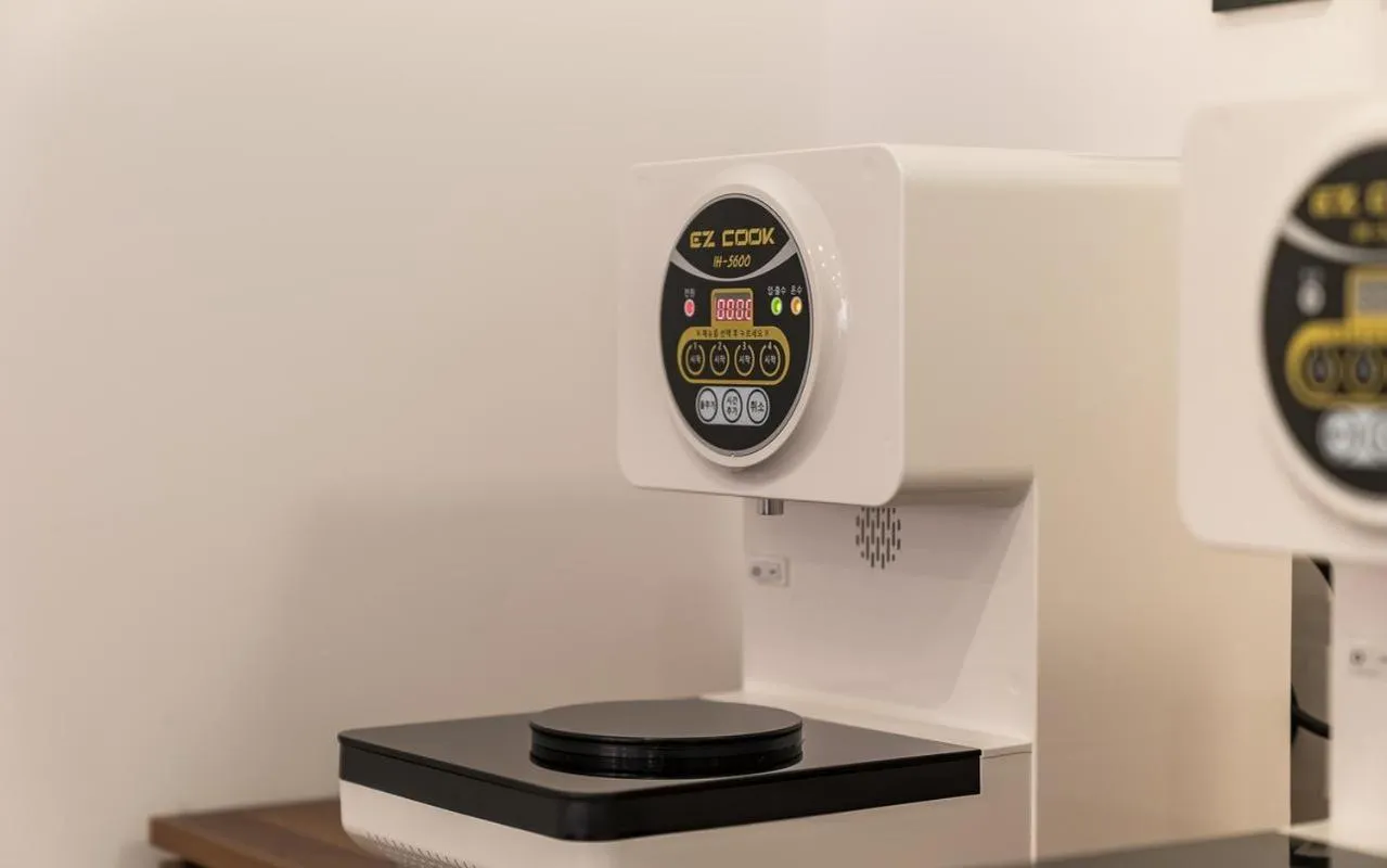 Kitchen or kitchenette in Brown Dot Hotel Suwon Jeongja Branch