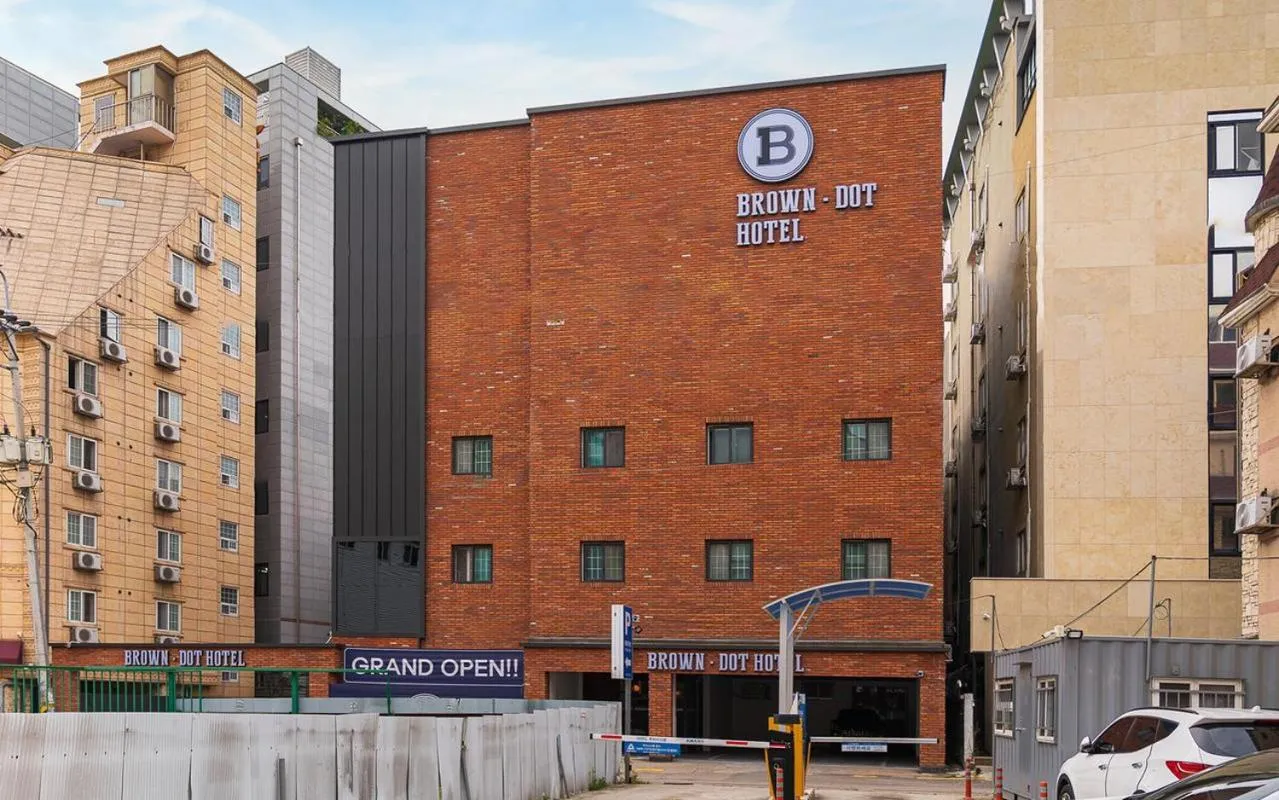 Property building in Brown Dot Hotel Suwon Jeongja Branch