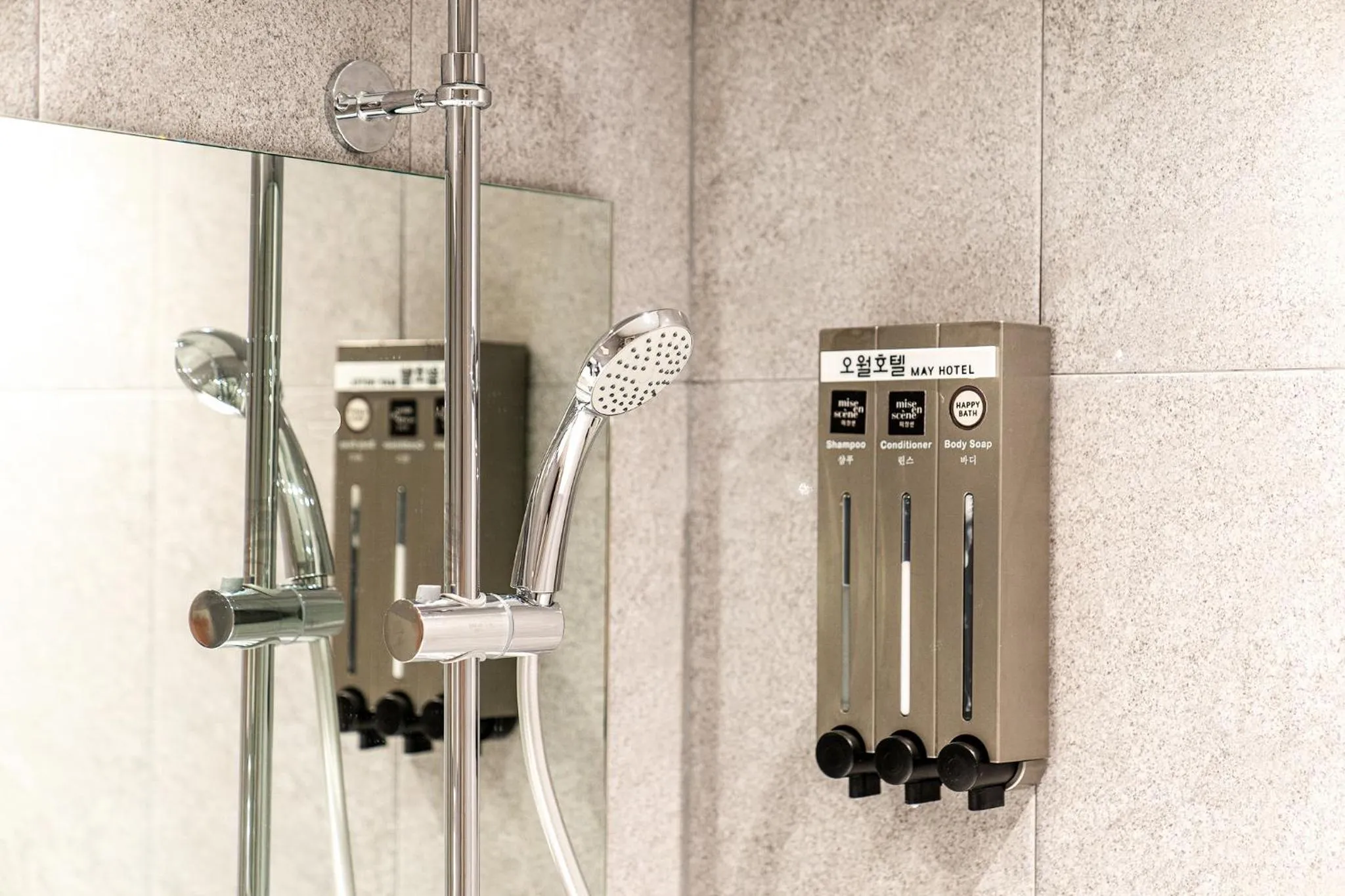 Bathroom in Hotel May Yongsan