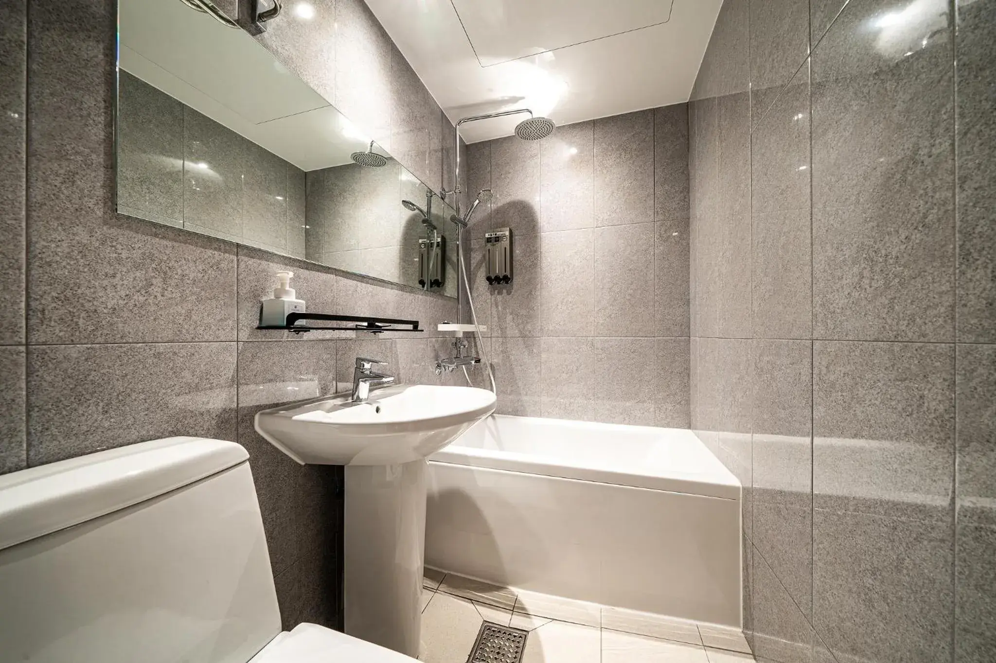 Toilet in Hotel May Yongsan Toilet in Hotel May Yongsan