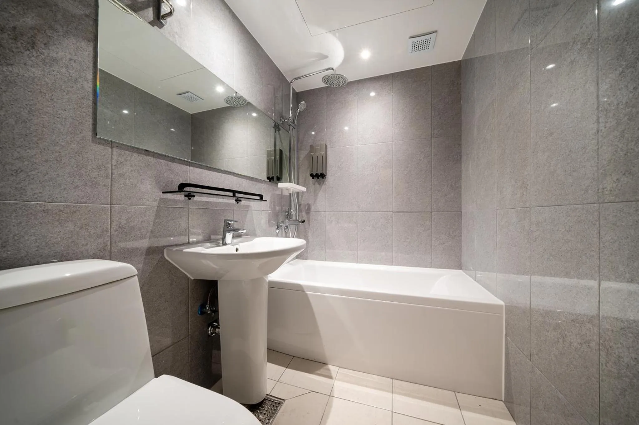 Bathroom in Hotel May Yongsan