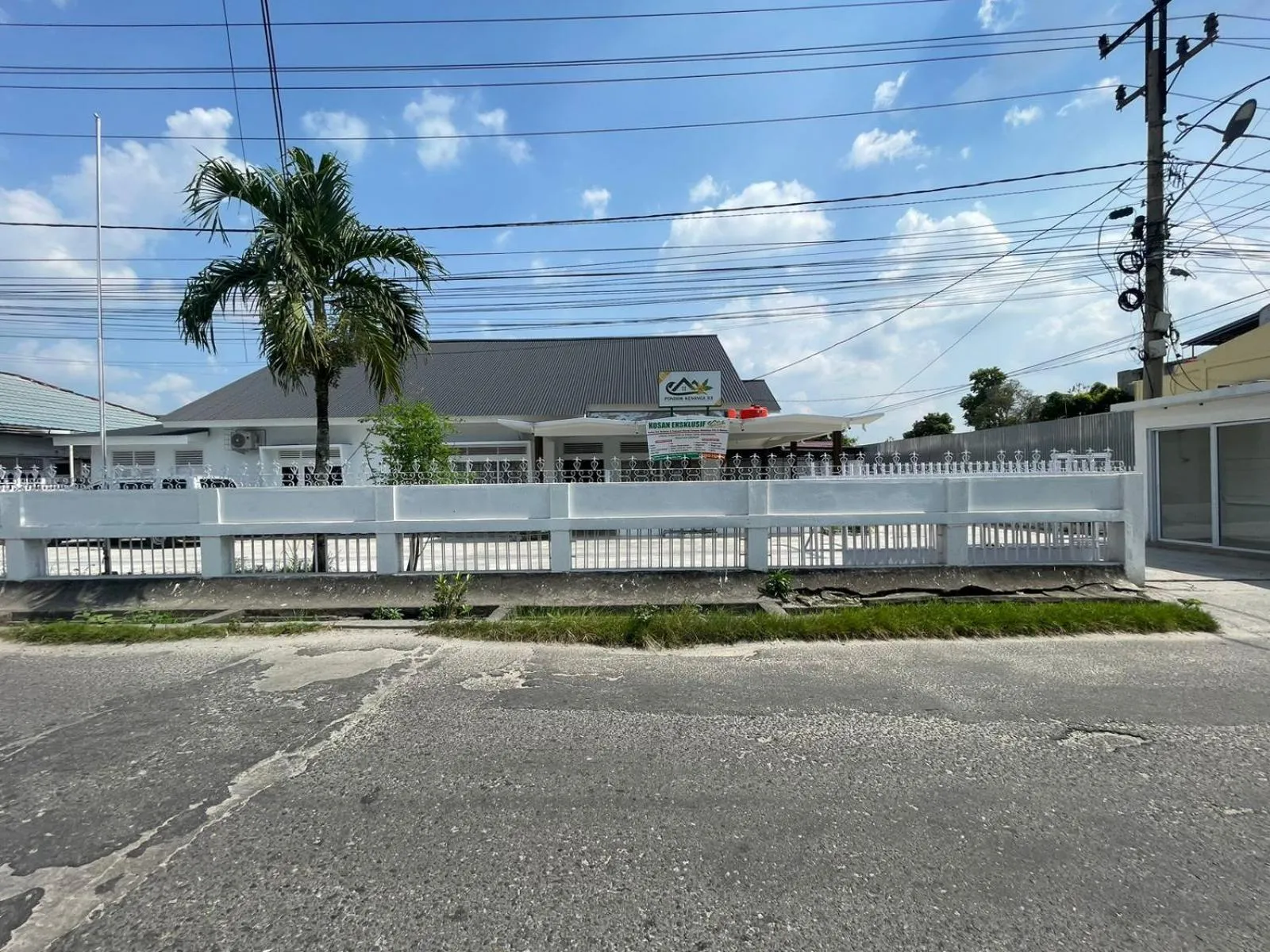 Facade/entrance in Hotel O Kng Homestay Syariah
