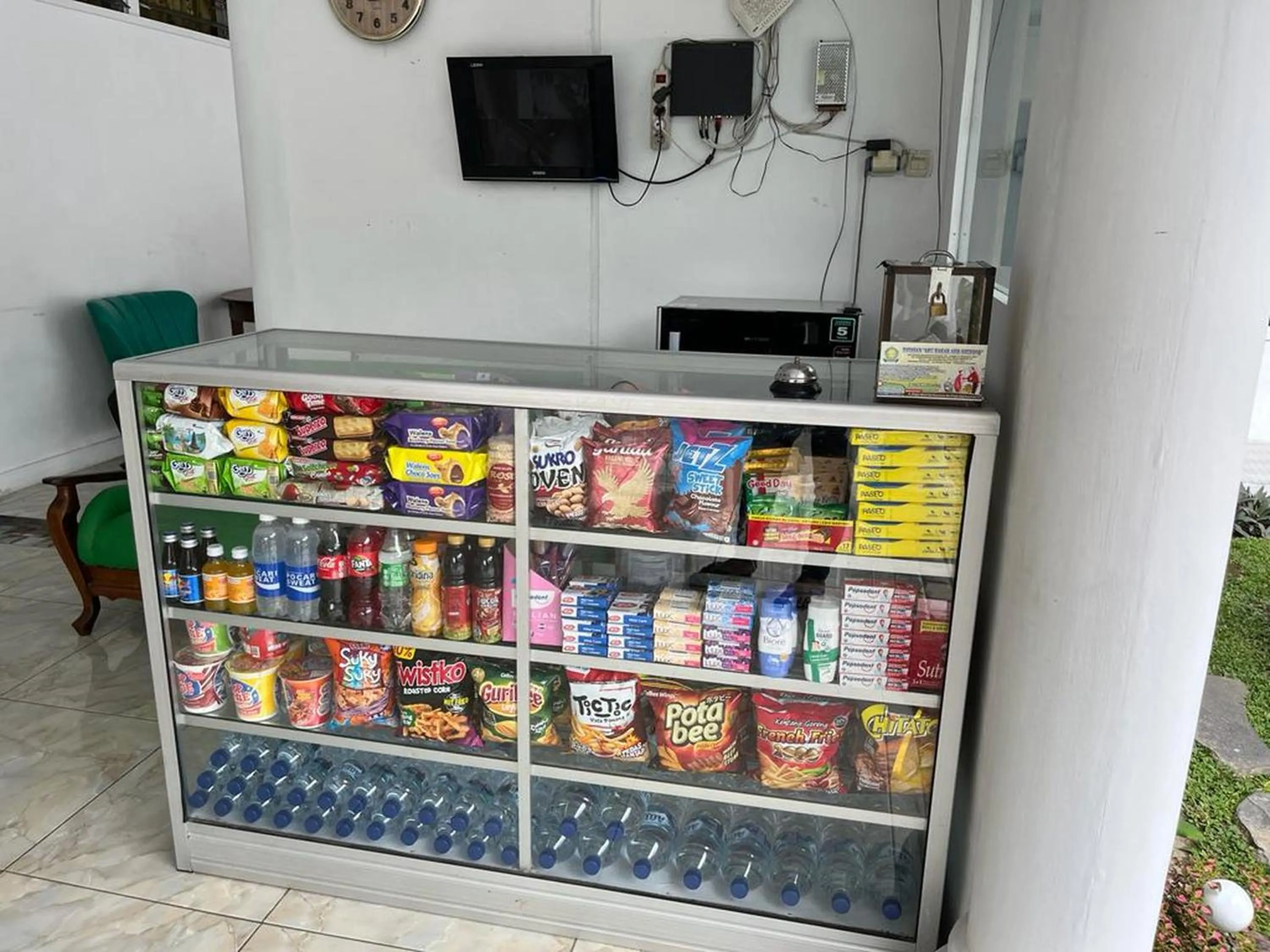 Lobby or reception in Hotel O Njy House SyariahNearBandara Sultan Syarif Kasim II