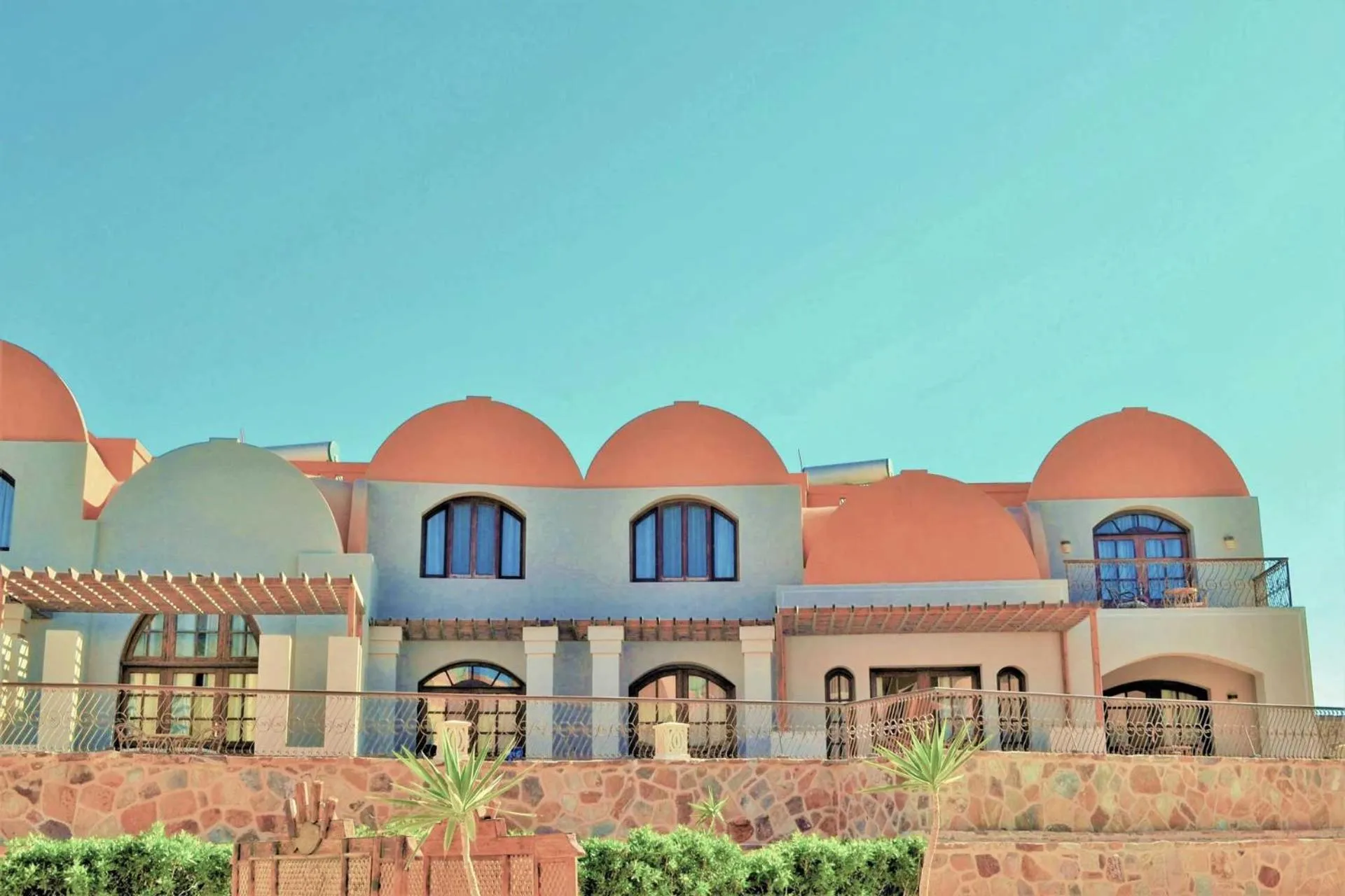 Rohanou Beach Resort