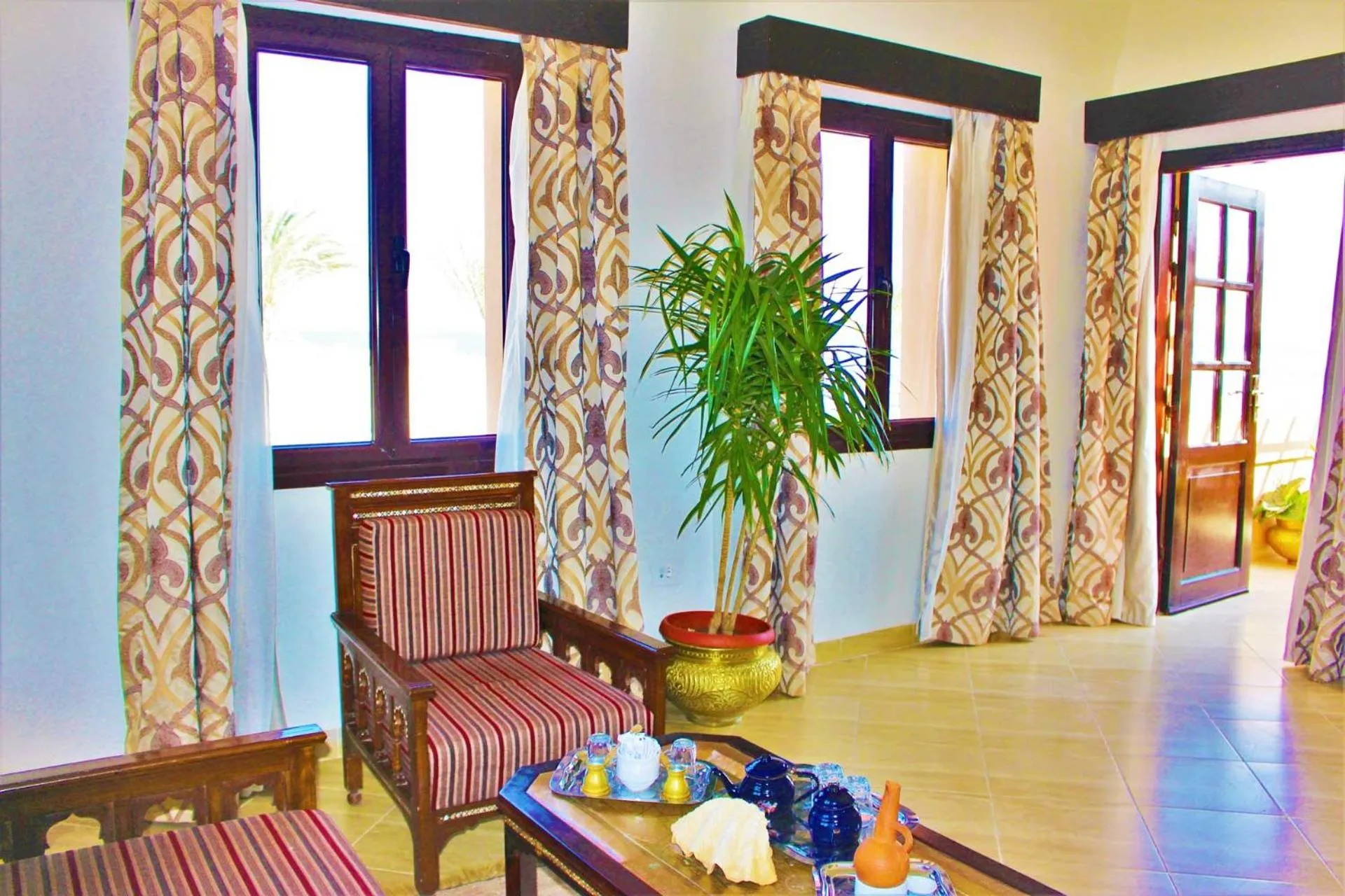 Rohanou Beach Resort