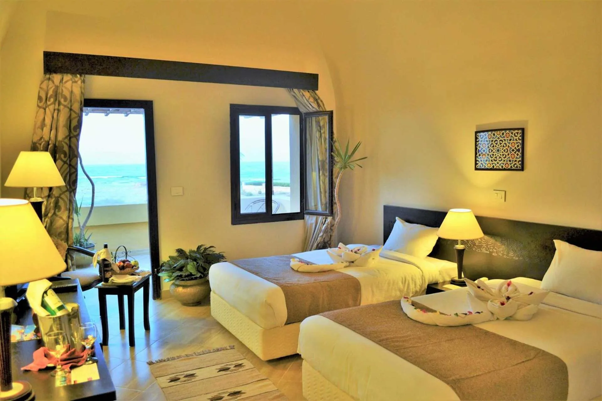 Bed in Rohanou Beach Resort