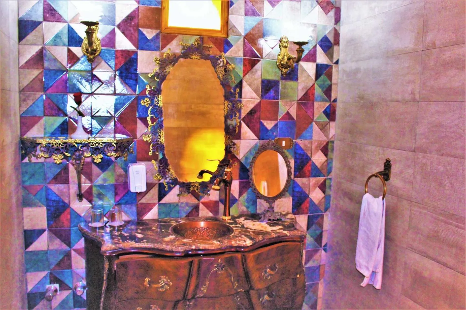 Rohanou Beach Resort