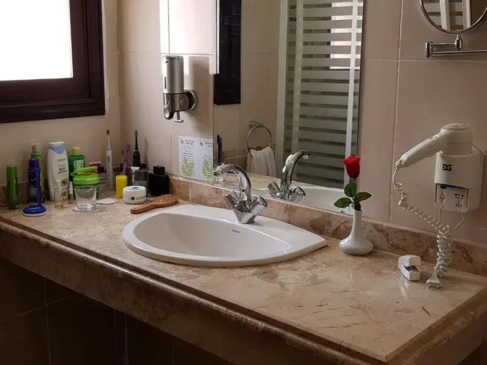 Handicapped Double Room in Rohanou Beach Resort Handicapped Double Room in Rohanou Beach Resort