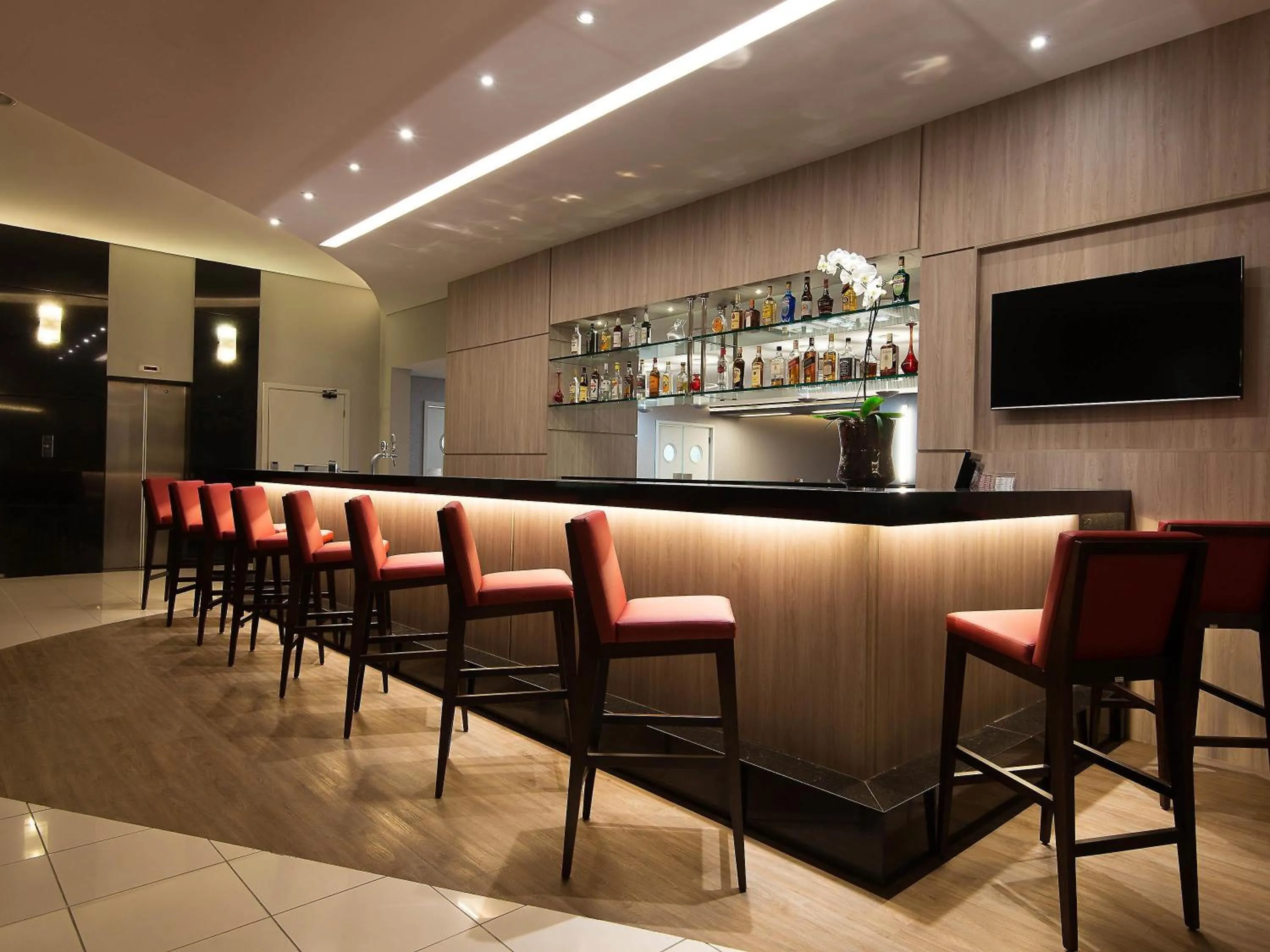 Lounge or bar in Mercure Sao Jose dos Campos