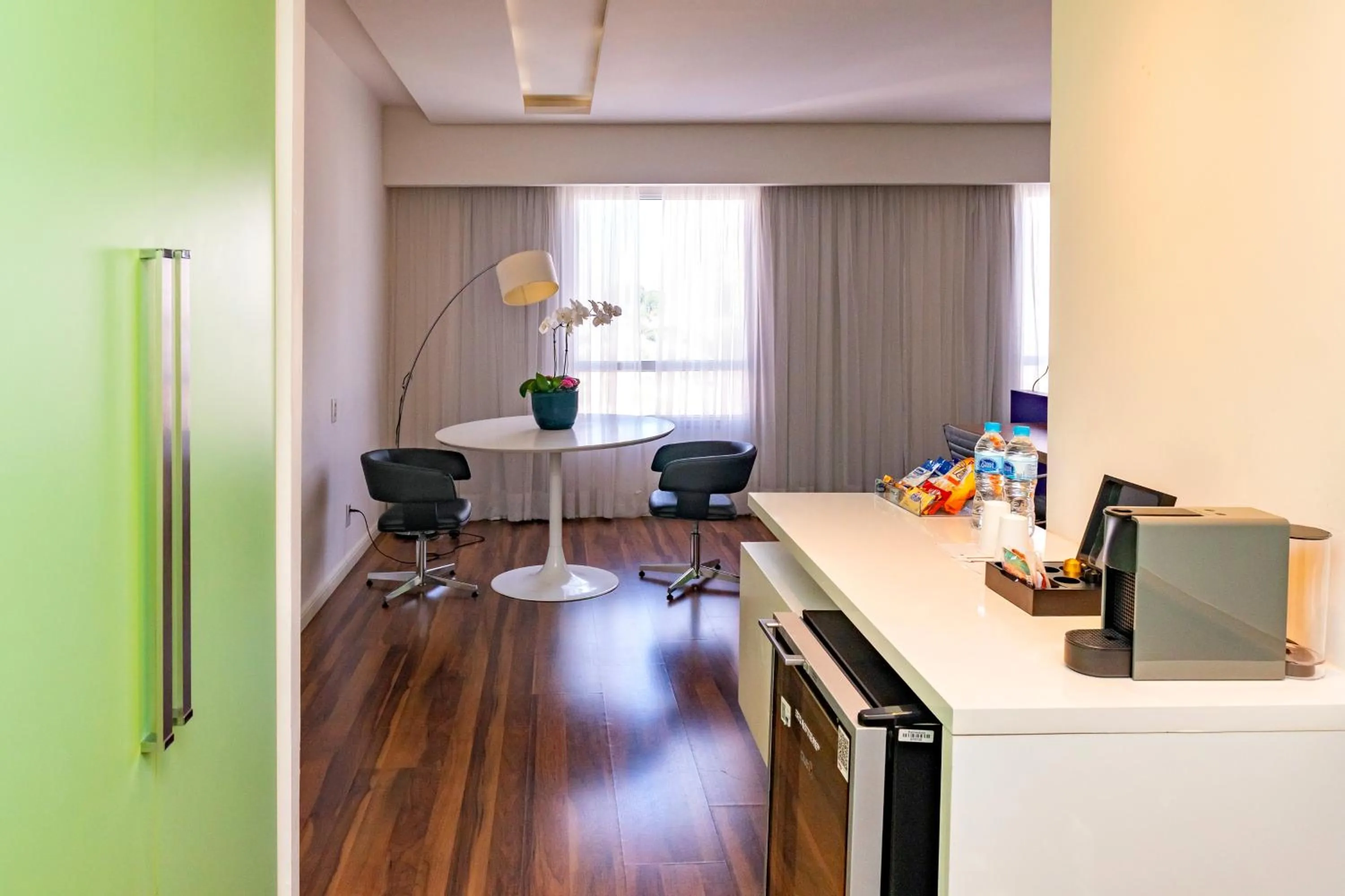 minibar in Mercure Sao Jose dos Campos