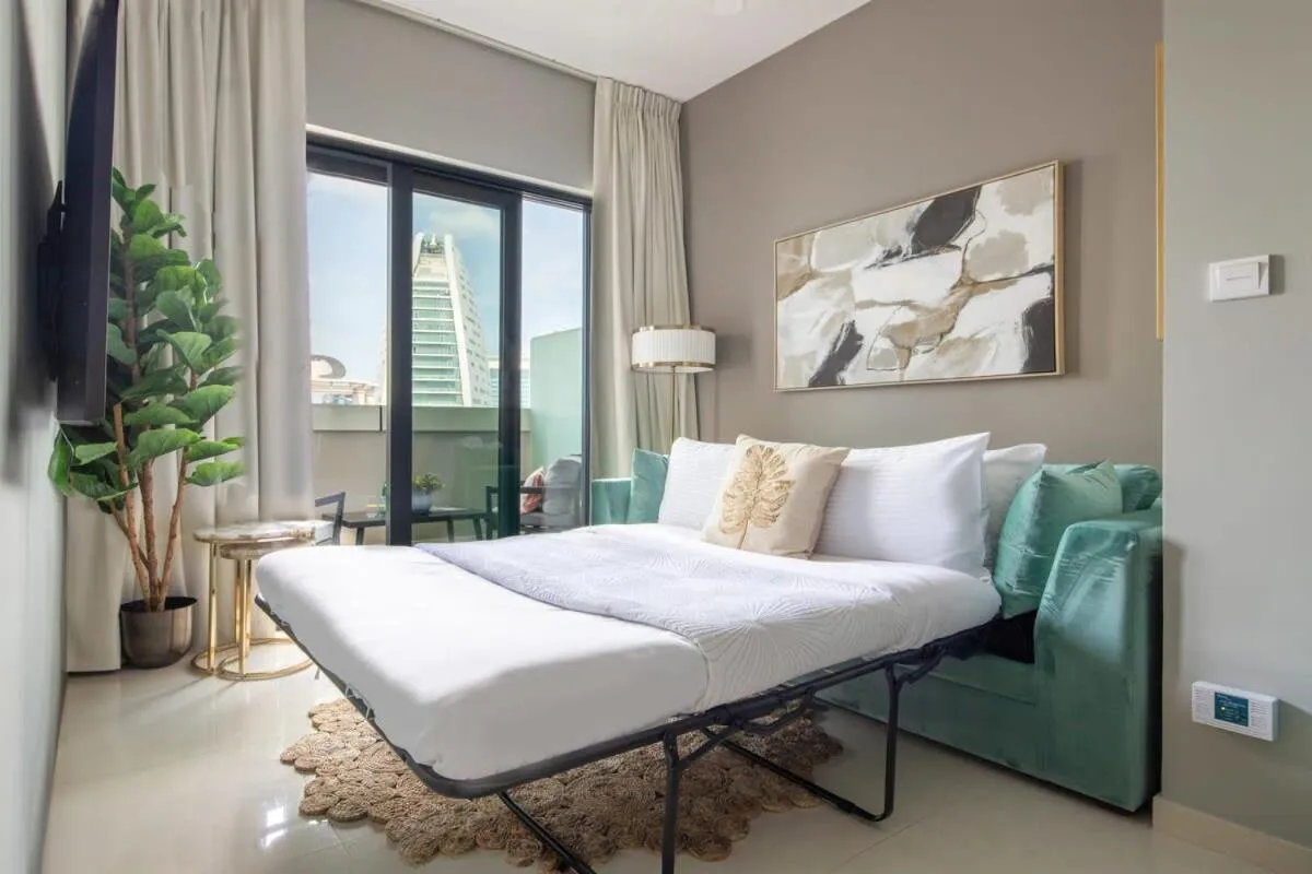 Bed in Frank Porter - Zada Tower