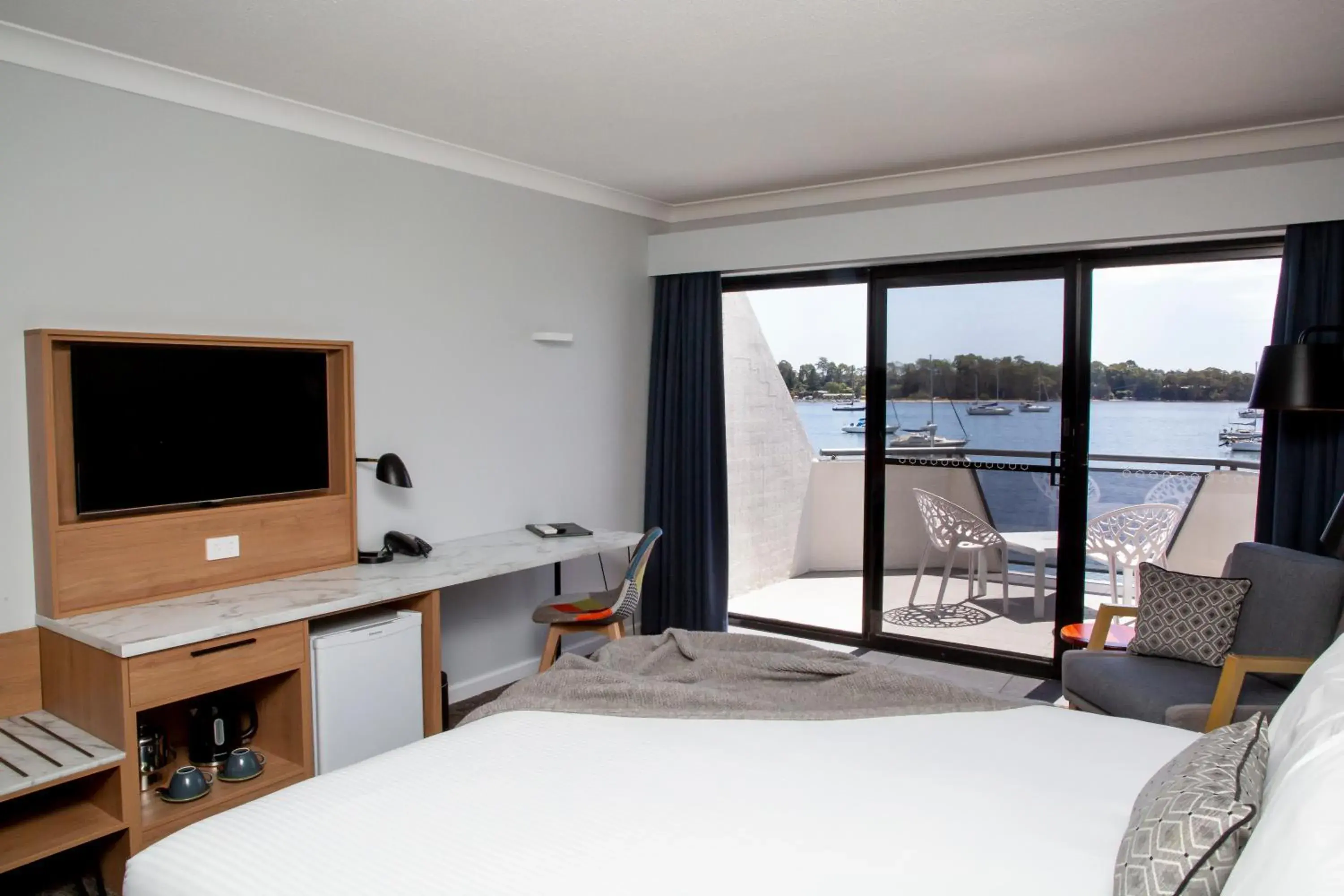 King Room with Sea View in The Esplanade Motel King Room with Sea View in The Esplanade Motel