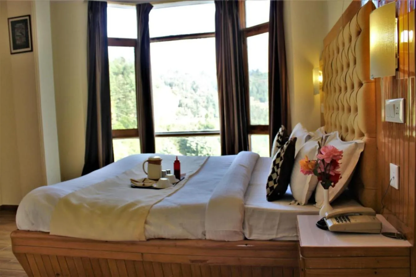 Bed in Hotel Golf Links, Mashobra