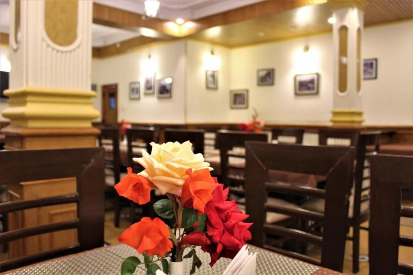 Restaurant/places to eat in Hotel Golf Links, Mashobra