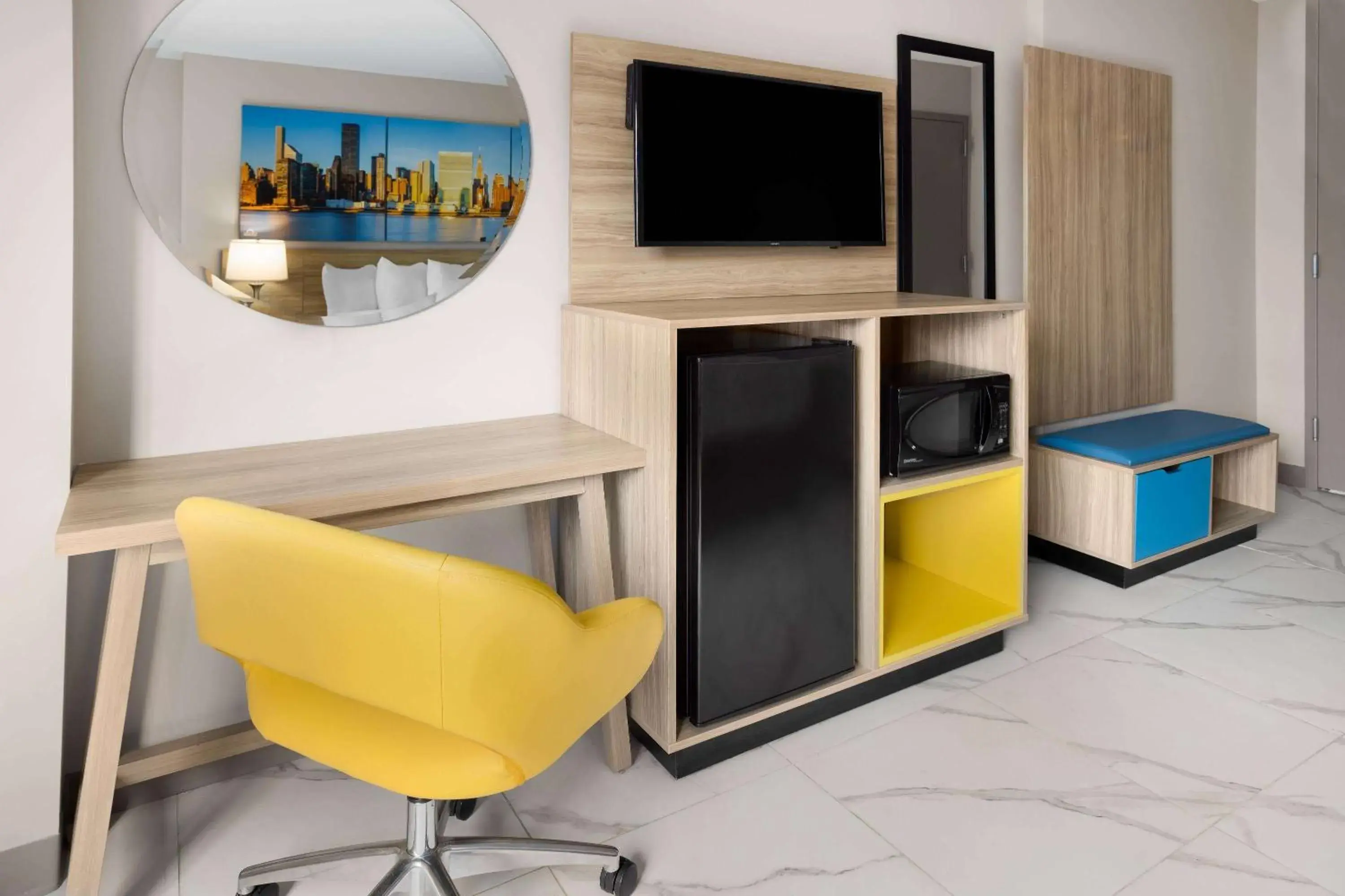 Photo of the whole room in Days Inn by Wyndham Staten Island Photo of the whole room in Days Inn by Wyndham Staten Island