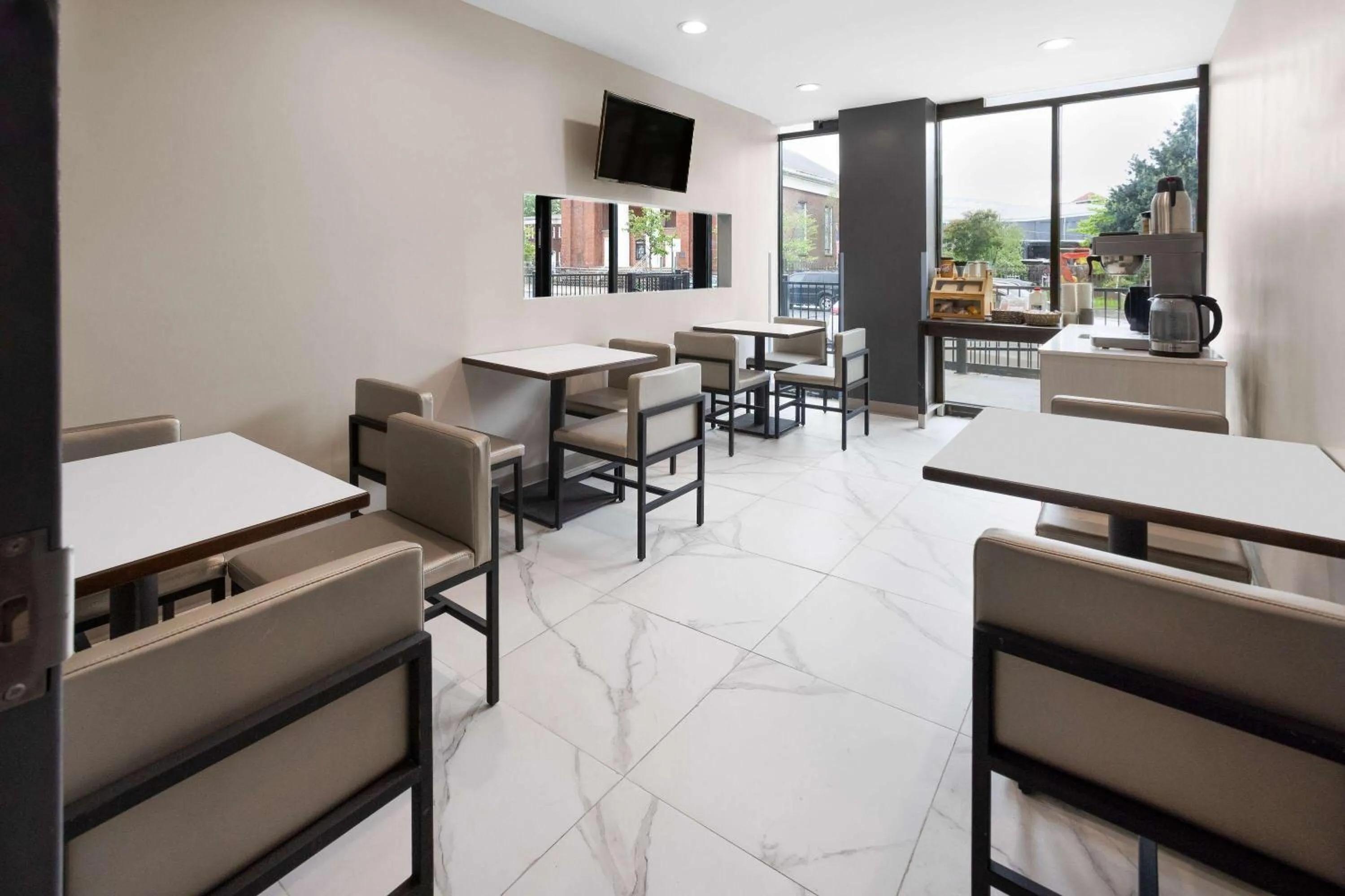 Breakfast in Days Inn by Wyndham Staten Island