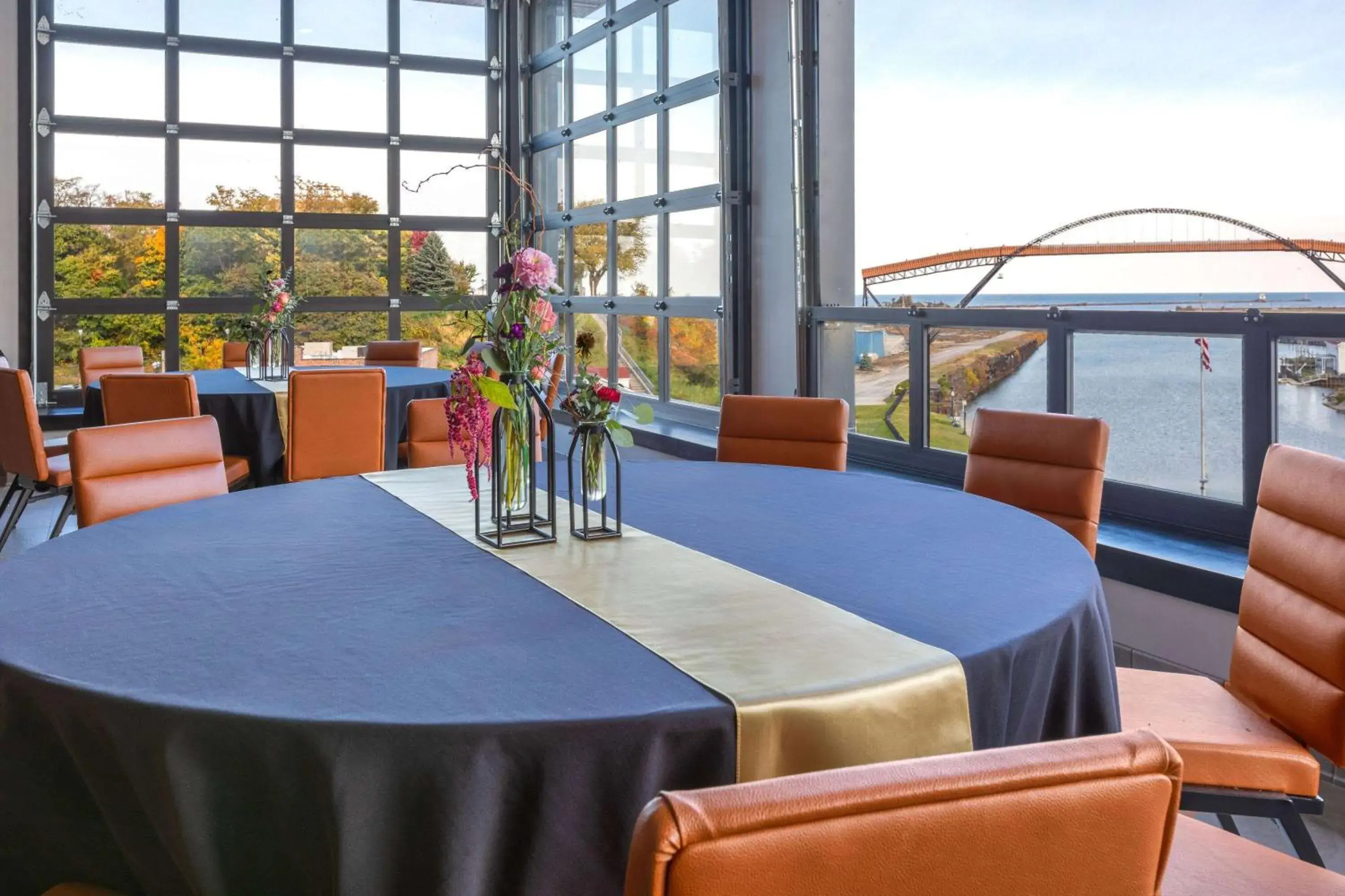 Lounge or bar in Riverbend Hotel and Suites, Trademark Collection by Wyndham Lounge or bar in Riverbend Hotel and Suites, Trademark Collection by Wyndham