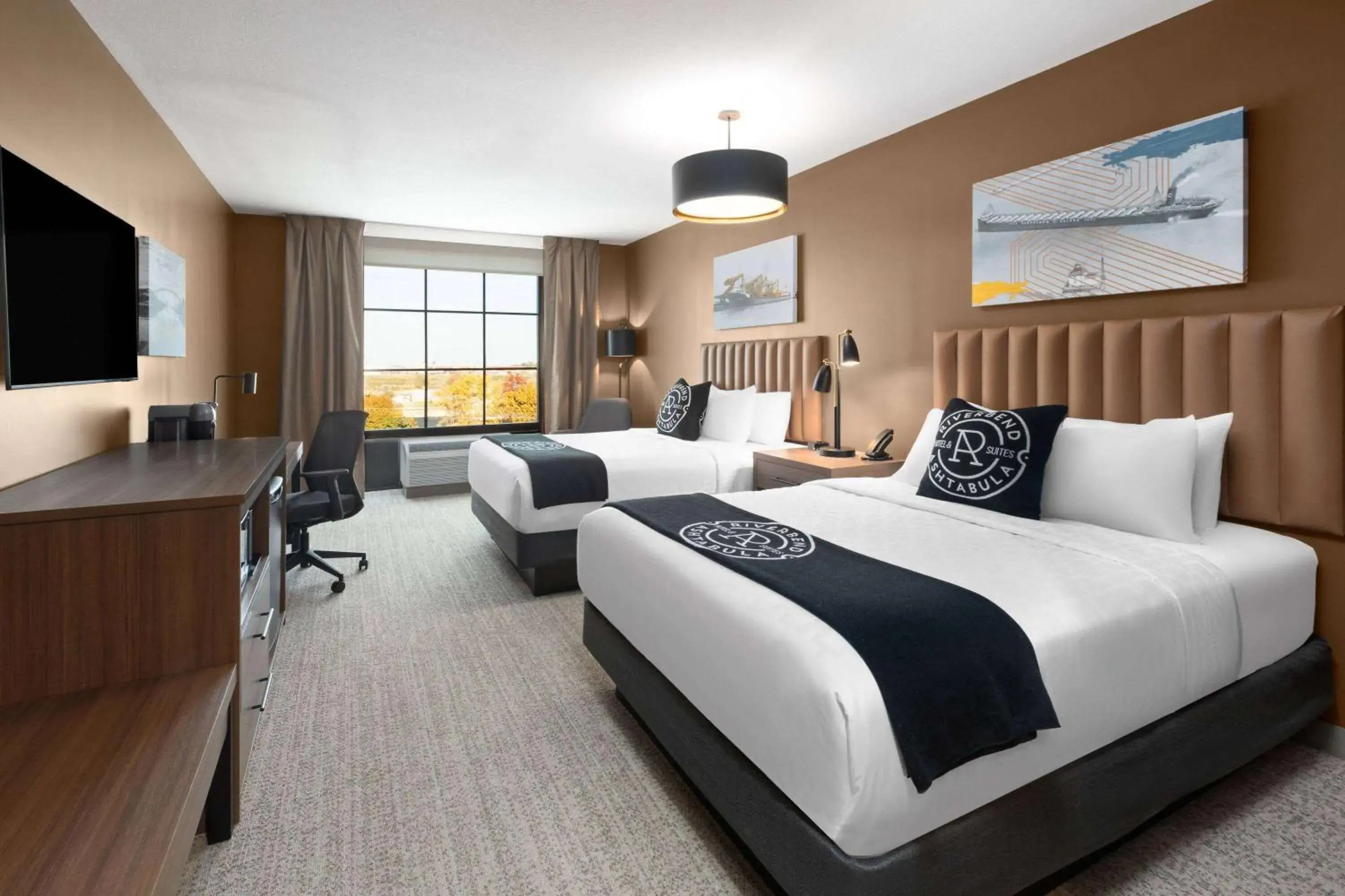 Queen Room with Two Queen beds and River View - Non-Smoking in Riverbend Hotel and Suites, Trademark Collection by Wyndham Queen Room with Two Queen beds and River View - Non-Smoking in Riverbend Hotel and Suites, Trademark Collection by Wyndham