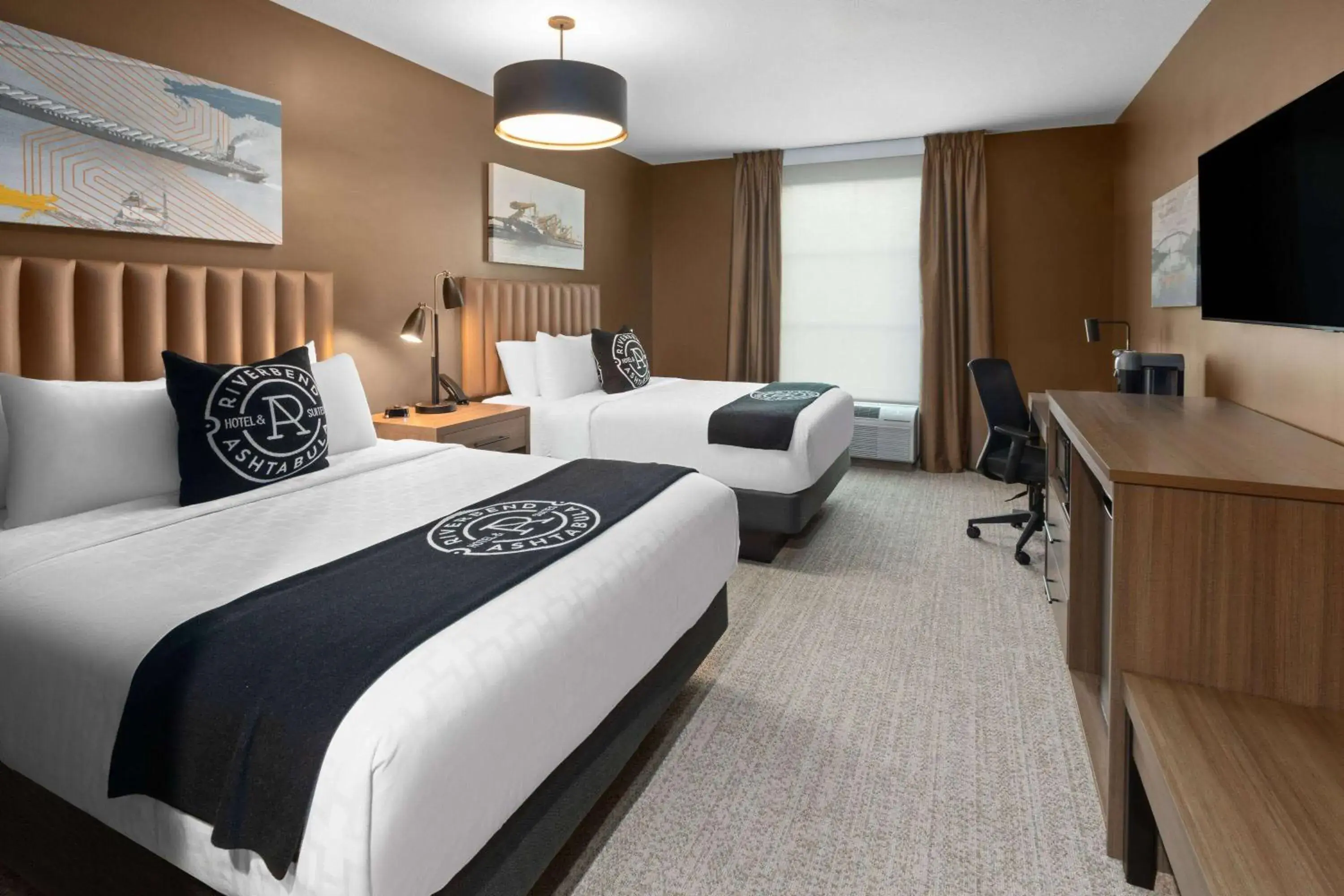 Photo of the whole room, Bed in Riverbend Hotel and Suites, Trademark Collection by Wyndham Photo of the whole room, Bed in Riverbend Hotel and Suites, Trademark Collection by Wyndham