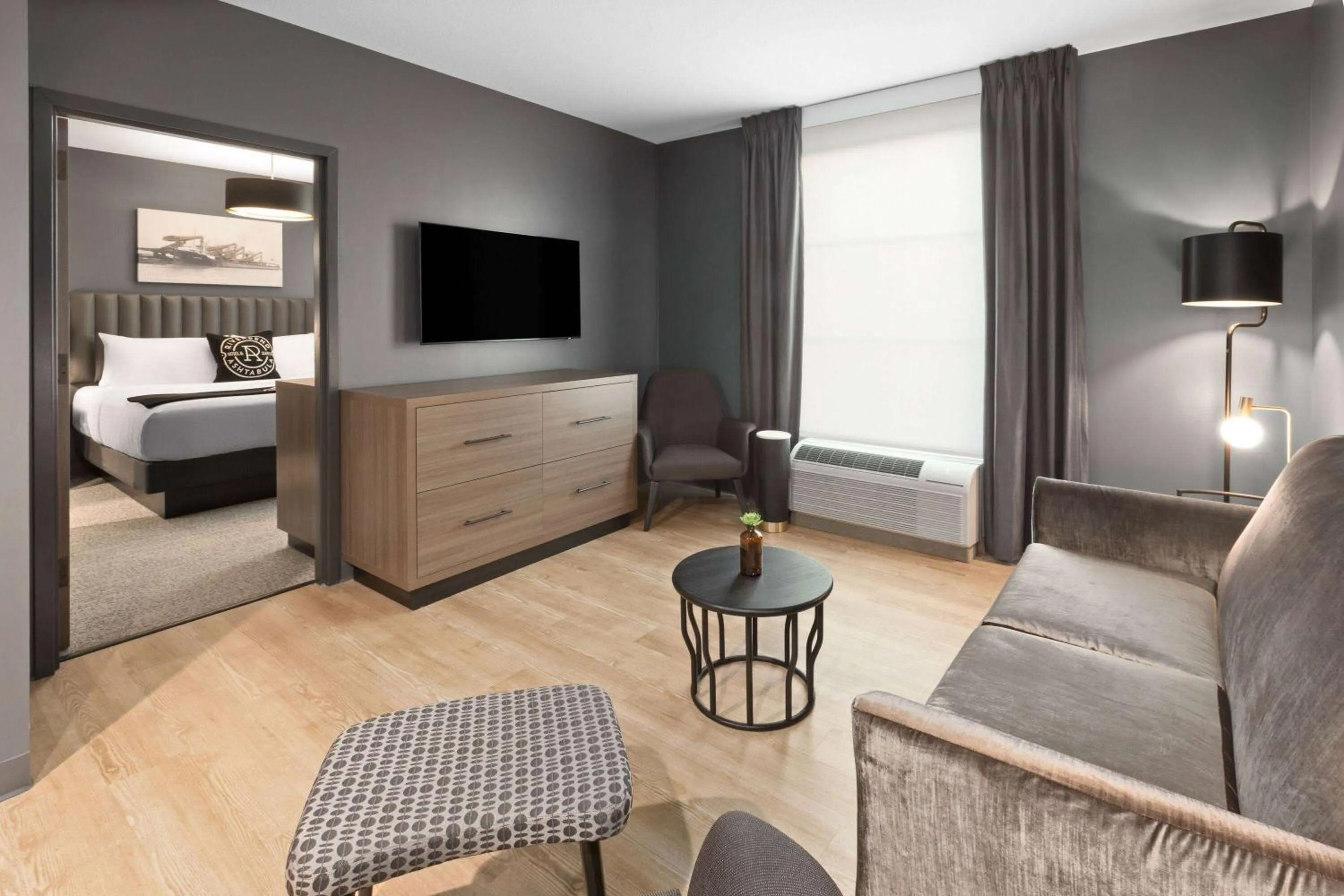 Photo of the whole room, Bed in Riverbend Hotel and Suites, Trademark Collection by Wyndham