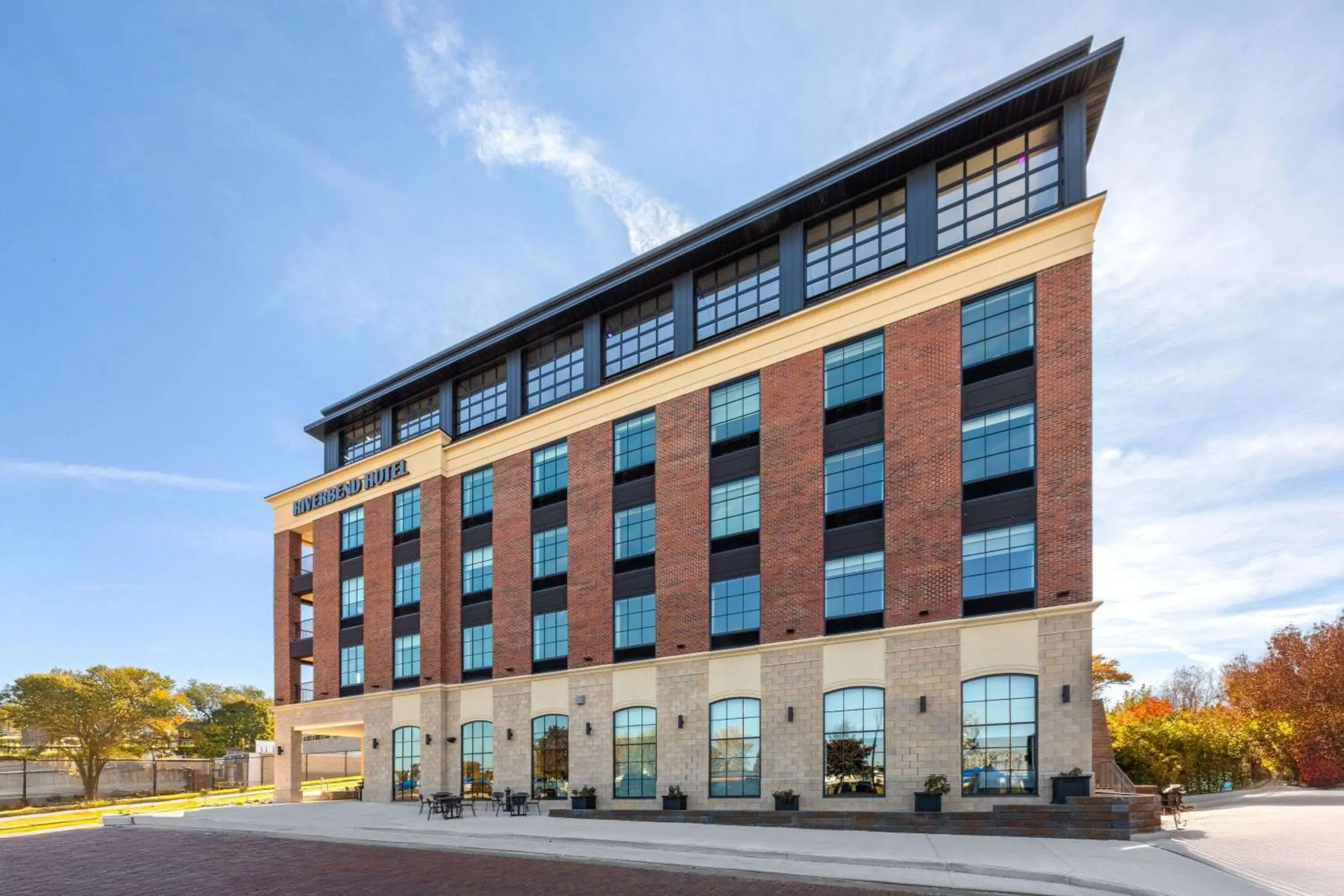 Property building in Riverbend Hotel and Suites, Trademark Collection by Wyndham Property building in Riverbend Hotel and Suites, Trademark Collection by Wyndham