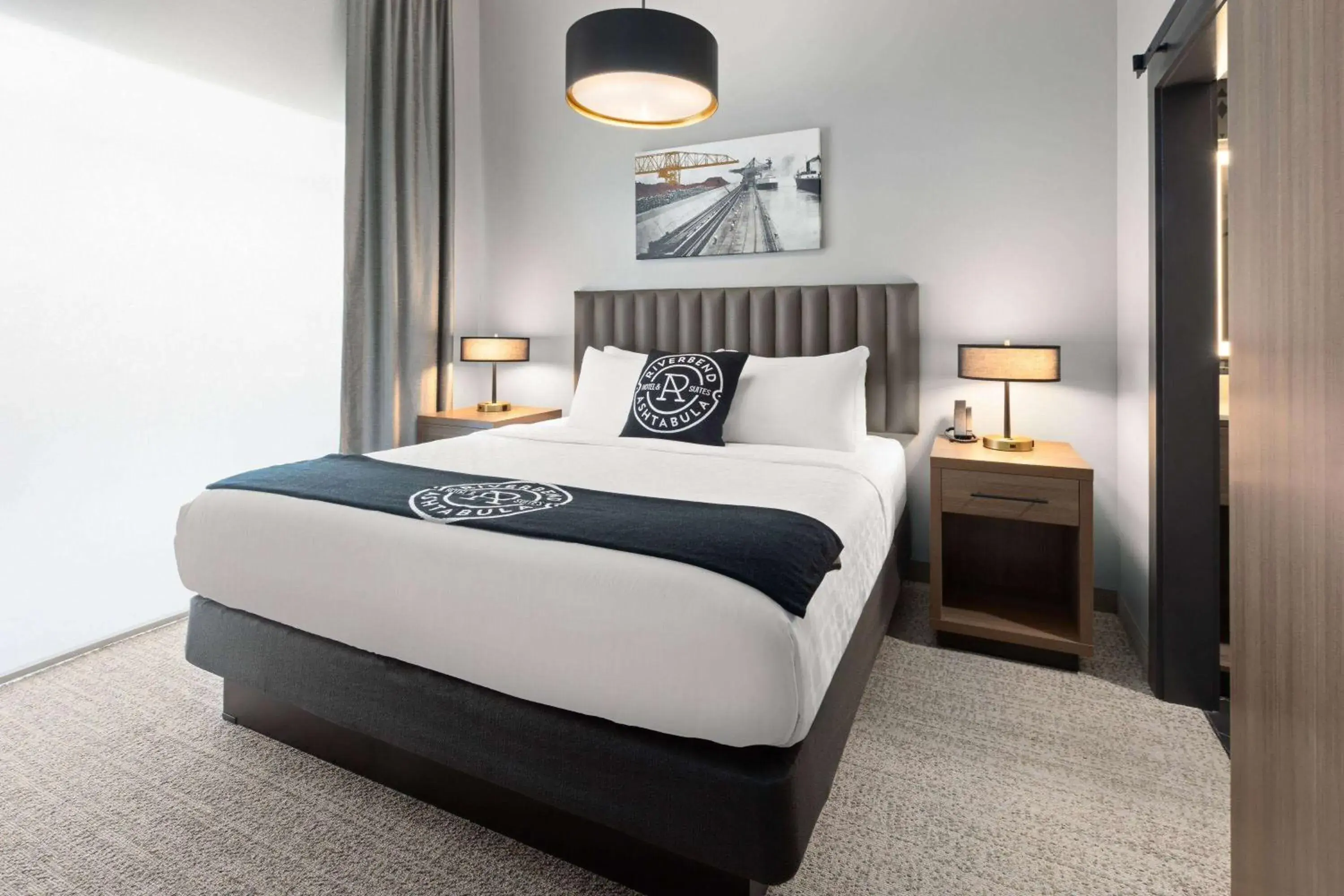 Photo of the whole room, Bed in Riverbend Hotel and Suites, Trademark Collection by Wyndham Photo of the whole room, Bed in Riverbend Hotel and Suites, Trademark Collection by Wyndham