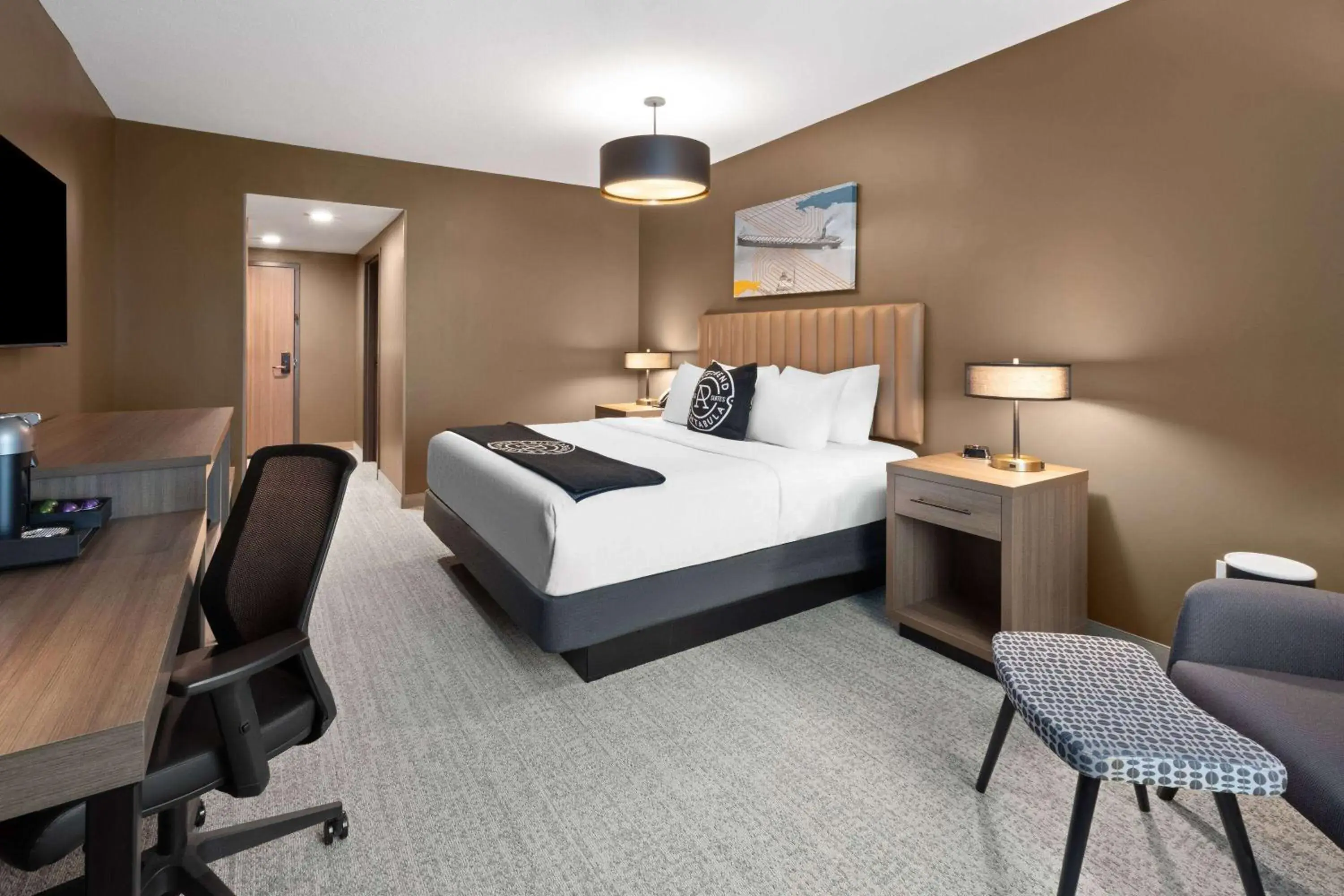 Photo of the whole room, Bed in Riverbend Hotel and Suites, Trademark Collection by Wyndham Photo of the whole room, Bed in Riverbend Hotel and Suites, Trademark Collection by Wyndham