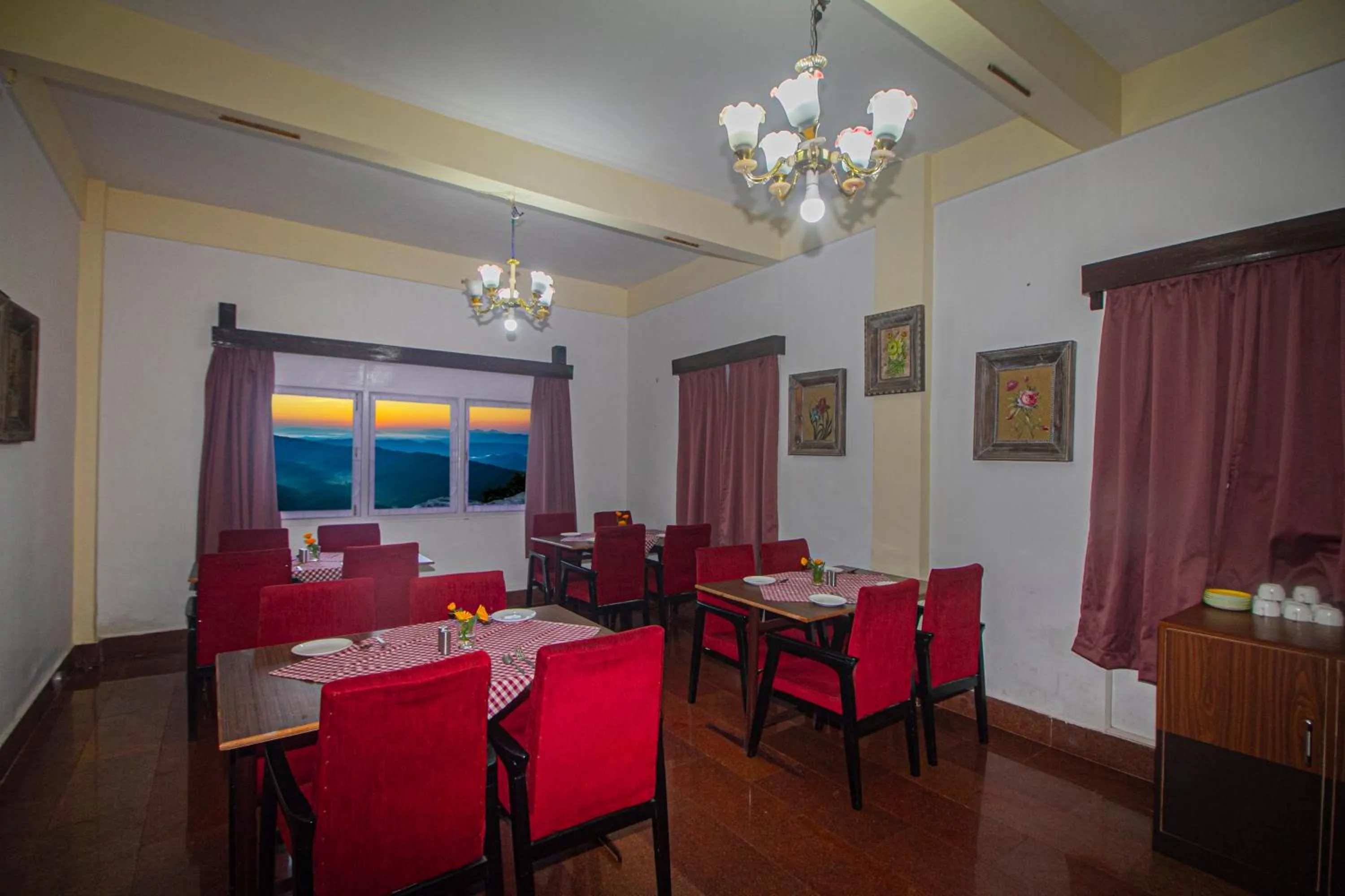 Restaurant/places to eat in Central Gleneagles Heritage Resort Former Bungalow of Ex-TATA Chairman Russi Mody The Mall Road Darjeeling