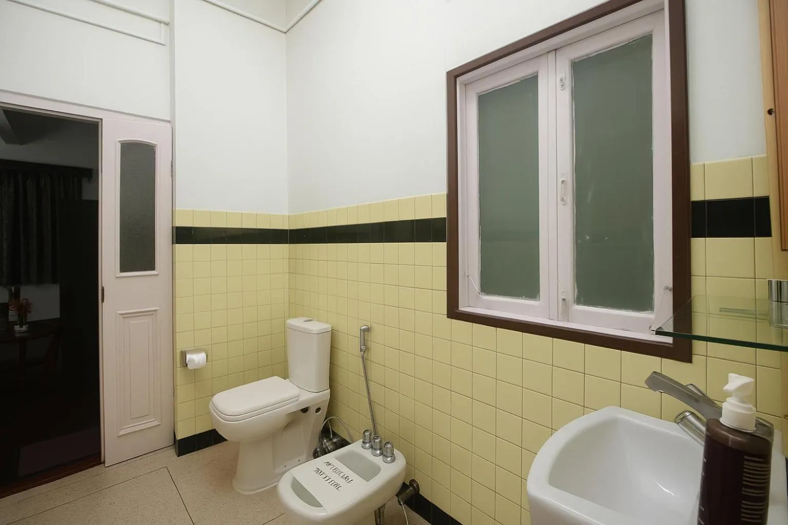 Bedroom in Central Gleneagles Heritage Resort Former Bungalow of Ex-TATA Chairman Russi Mody The Mall Road Darjeeling