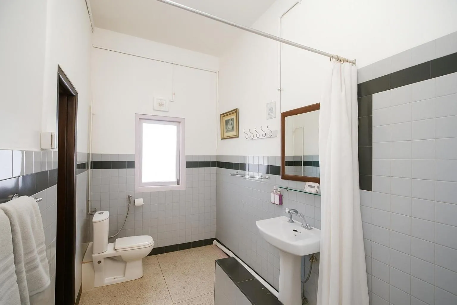 Bathroom in Central Gleneagles Heritage Resort Former Bungalow of Ex-TATA Chairman Russi Mody The Mall Road Darjeeling