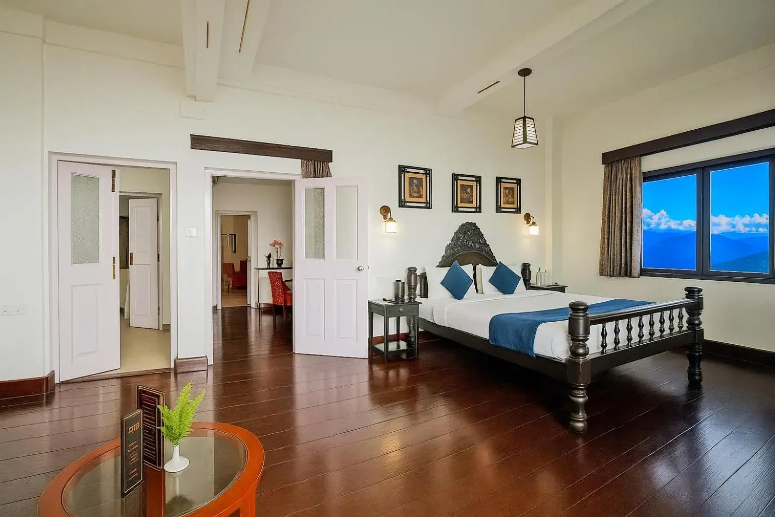 Suite with Sitting Room and Mountain View in Central Gleneagles Heritage Resort Former Bungalow of Ex-TATA Chairman Russi Mody The Mall Road Darjeeling Suite with Sitting Room and Mountain View in Central Gleneagles Heritage Resort Former Bungalow of Ex-TATA Chairman Russi Mody The Mall Road Darjeeling