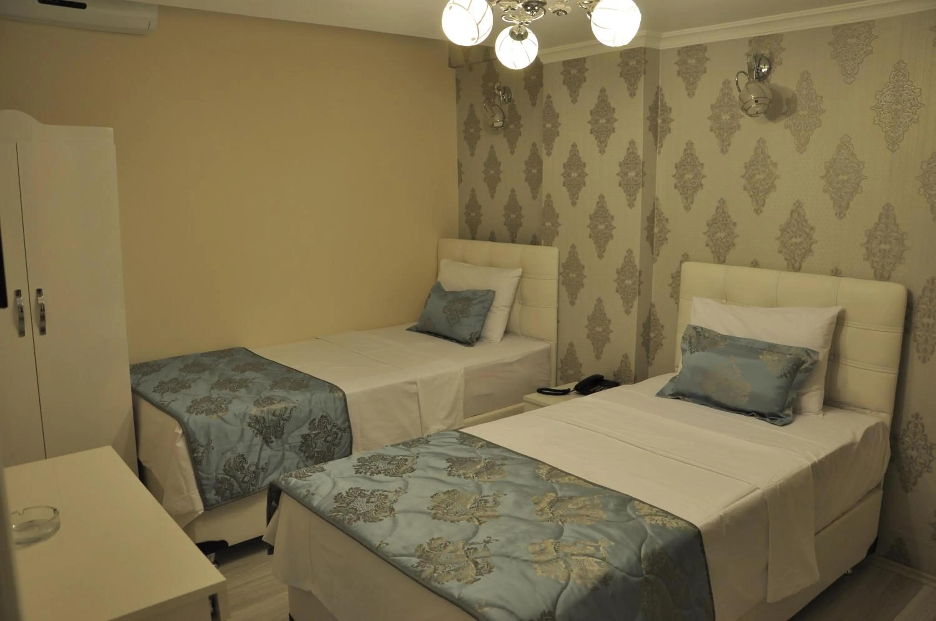 Photo of the whole room, Bed in Hotel Iscen