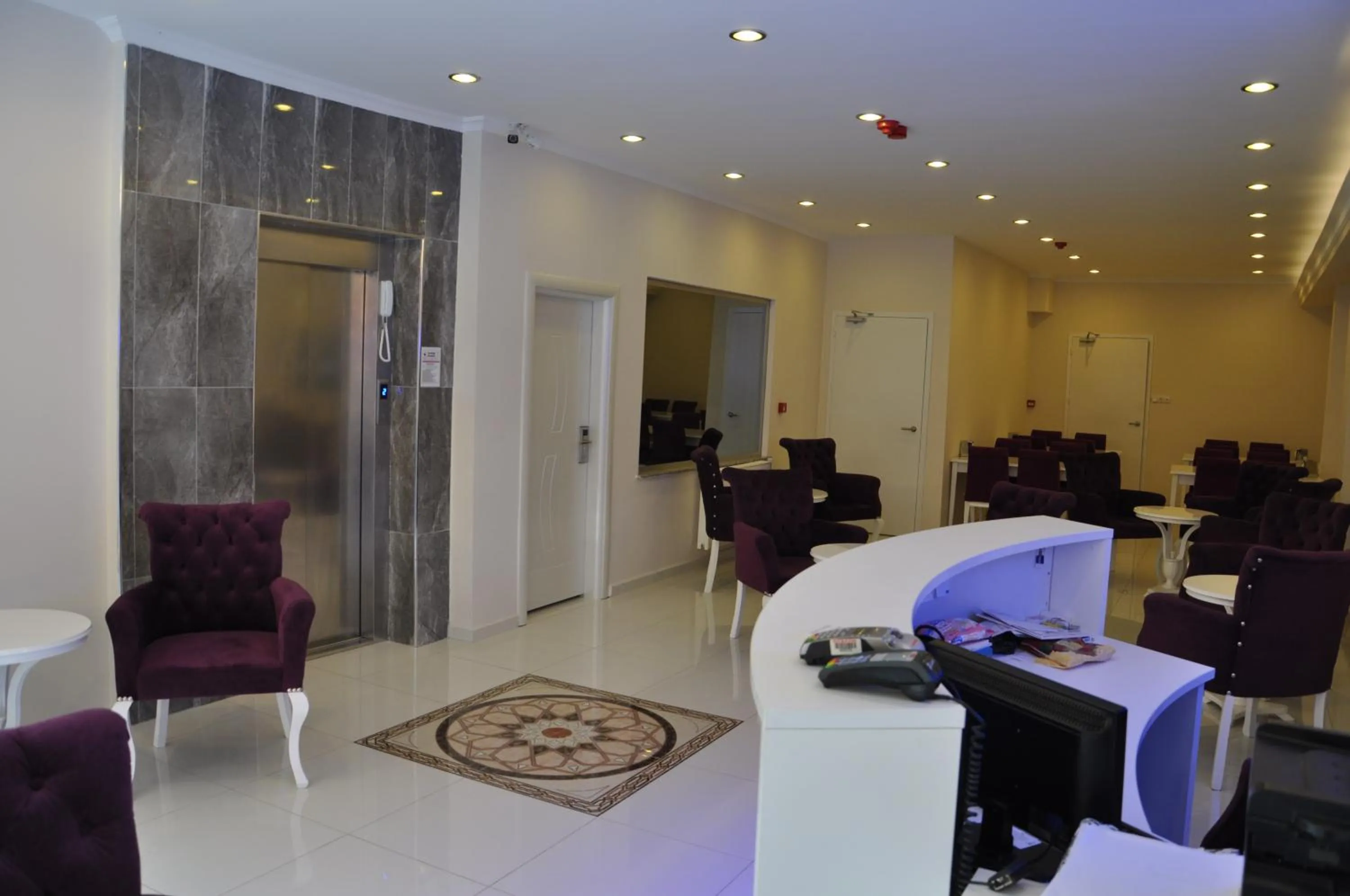 Lobby or reception in Hotel Iscen